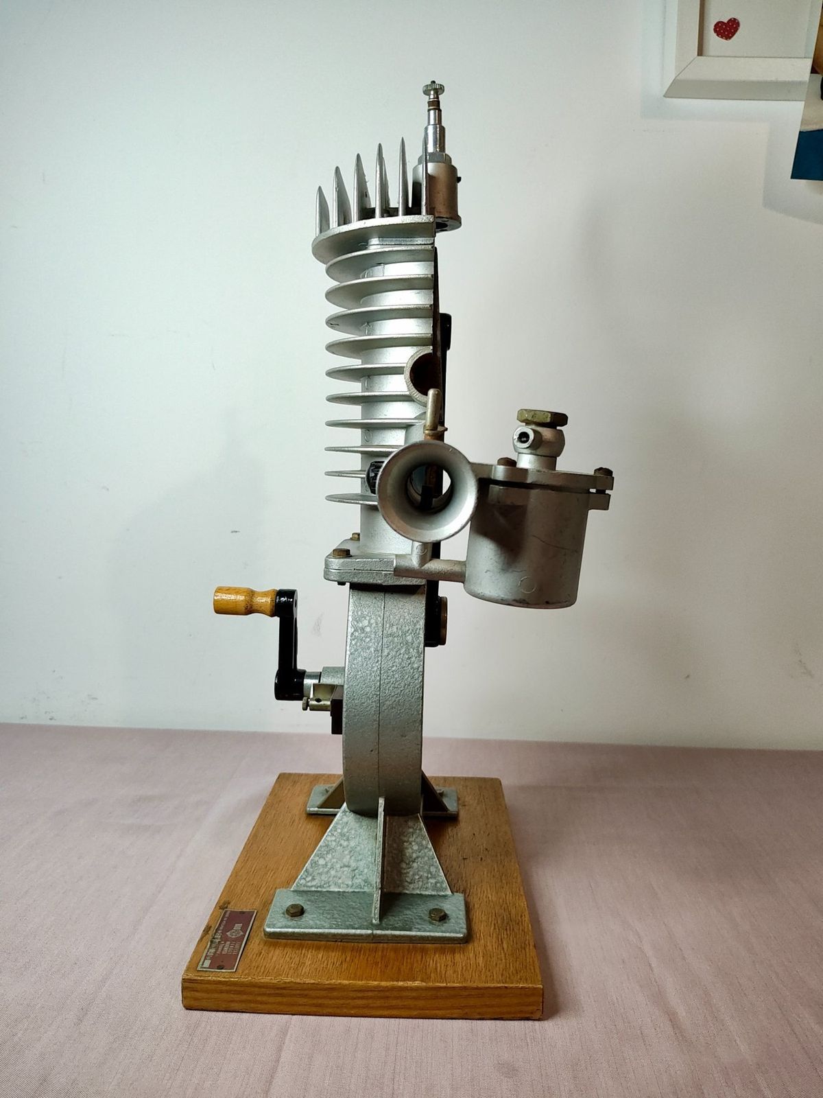 photo furniture Two Stroke Engine Working Display Model Motor School Teaching Display Garage Dealership Mechanic Scooter Moped Motorcycle Motorbike Art Display Sign