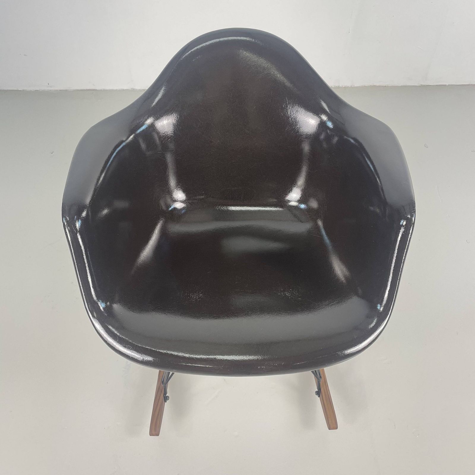 1950s Herman Miller Eames Rar Rocking Chair In Brown photo for sale
