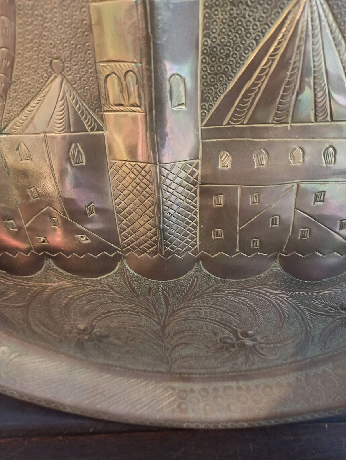 Antique Brass Egyptian Wall Plate. Very Good Condition. 49.5cm Diameter photo vinterior