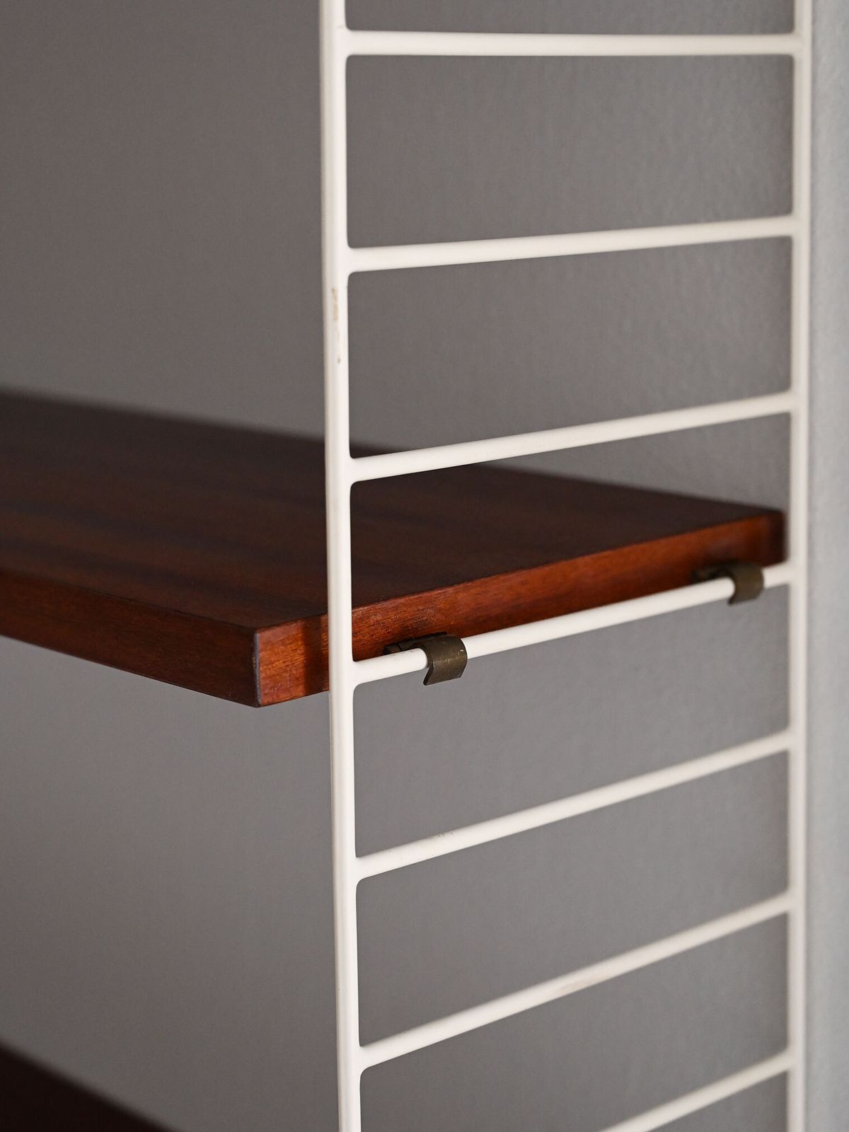 Hylla Scandinavian Vintage Mahogany Shelf photo vinterior