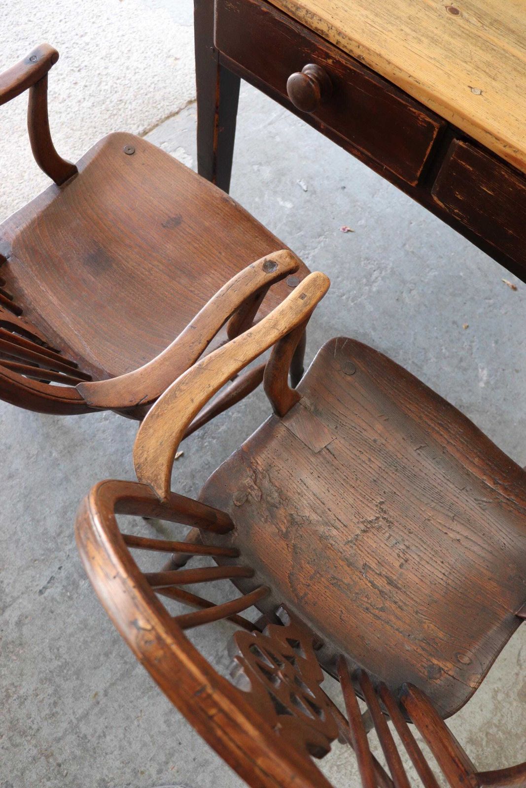 Charming Pair Of Engish Elm And Oak Wheel Back Farmhouse Carver Chairs photo buy