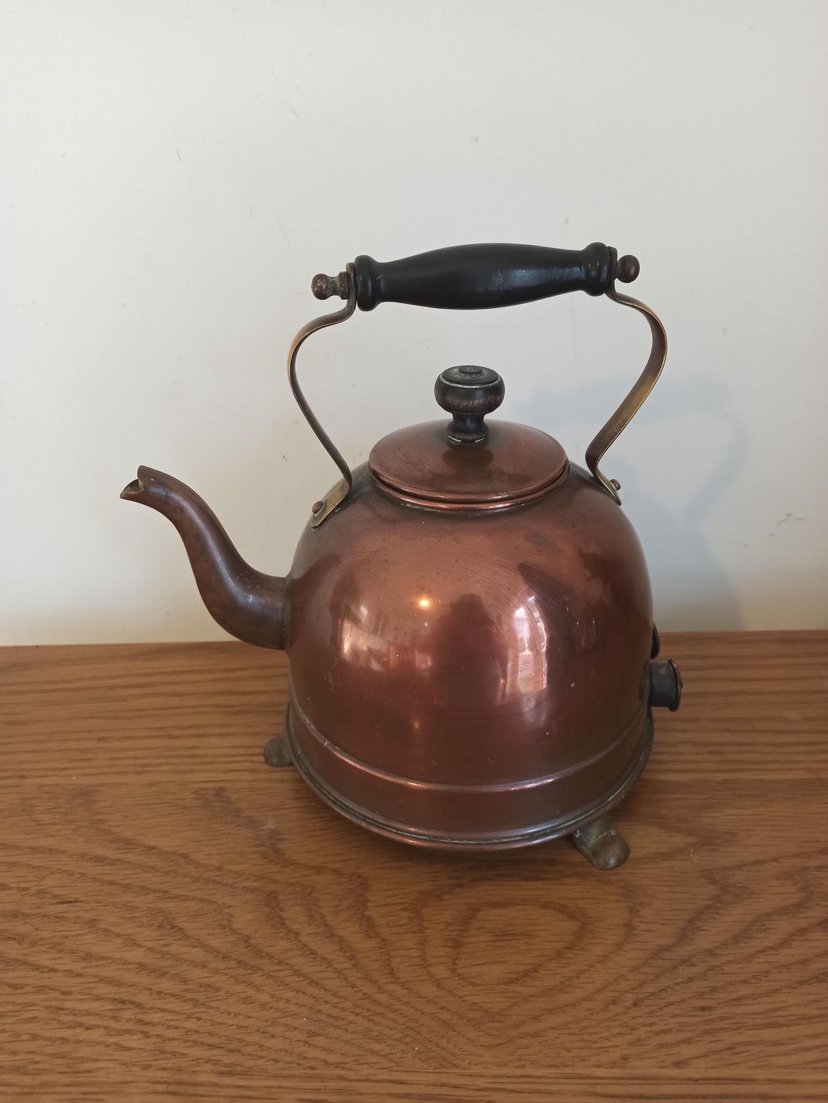 Antique Electric Copper Kettle. One Of The First Electric Kettles.
