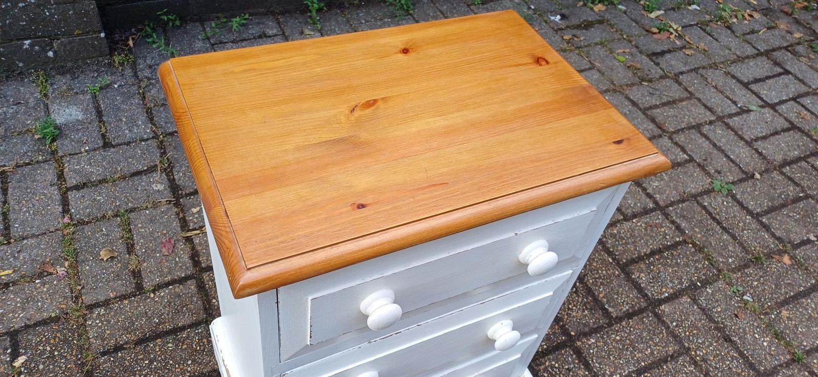 photo furniture Vintage 1980s Hand Painted Bedside Chest Of Drawers Nightstand Farrow And Ball Wimborne White Pine Top Shabby Chic Bedroom Storage Table