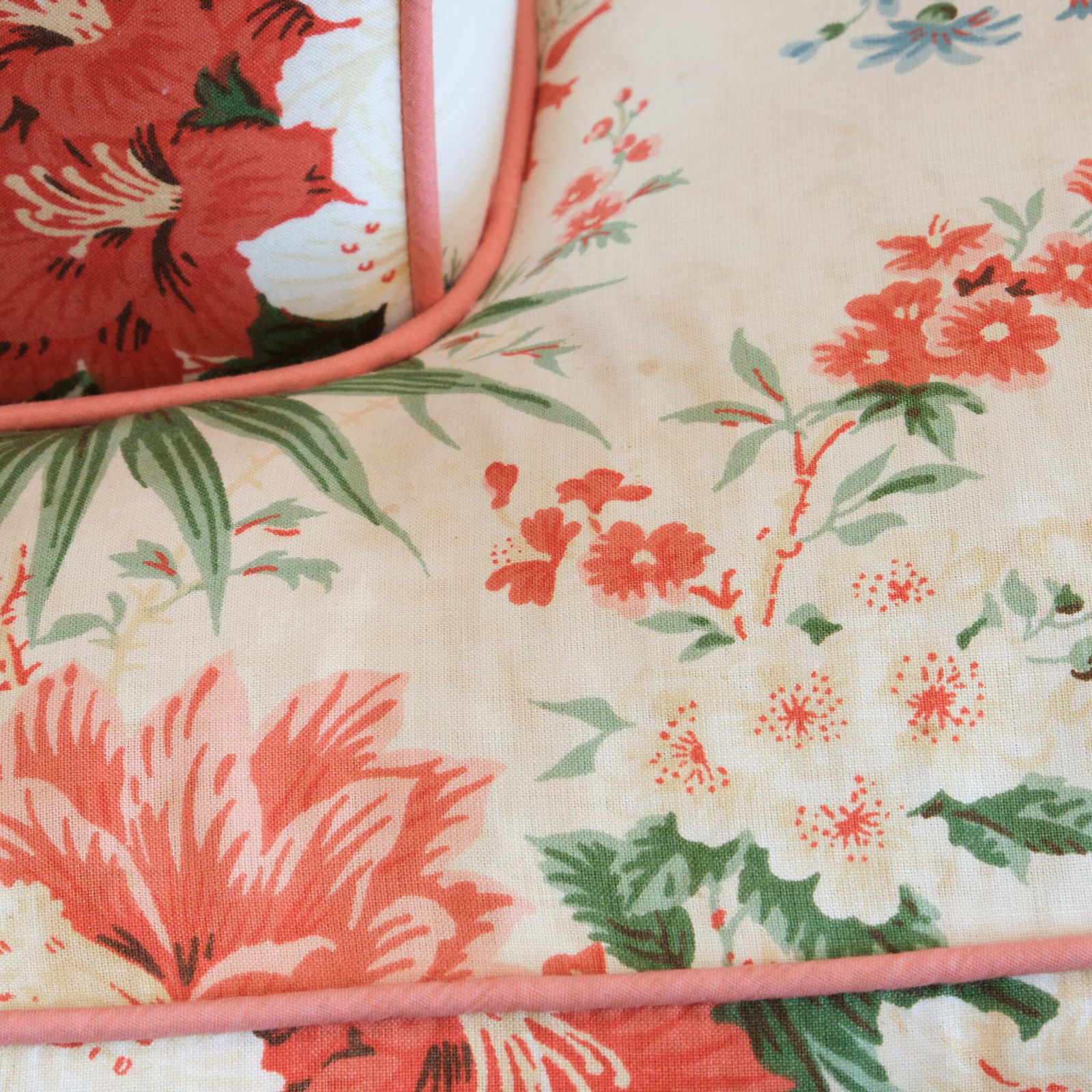 photo furniture Floral Country House Armchair