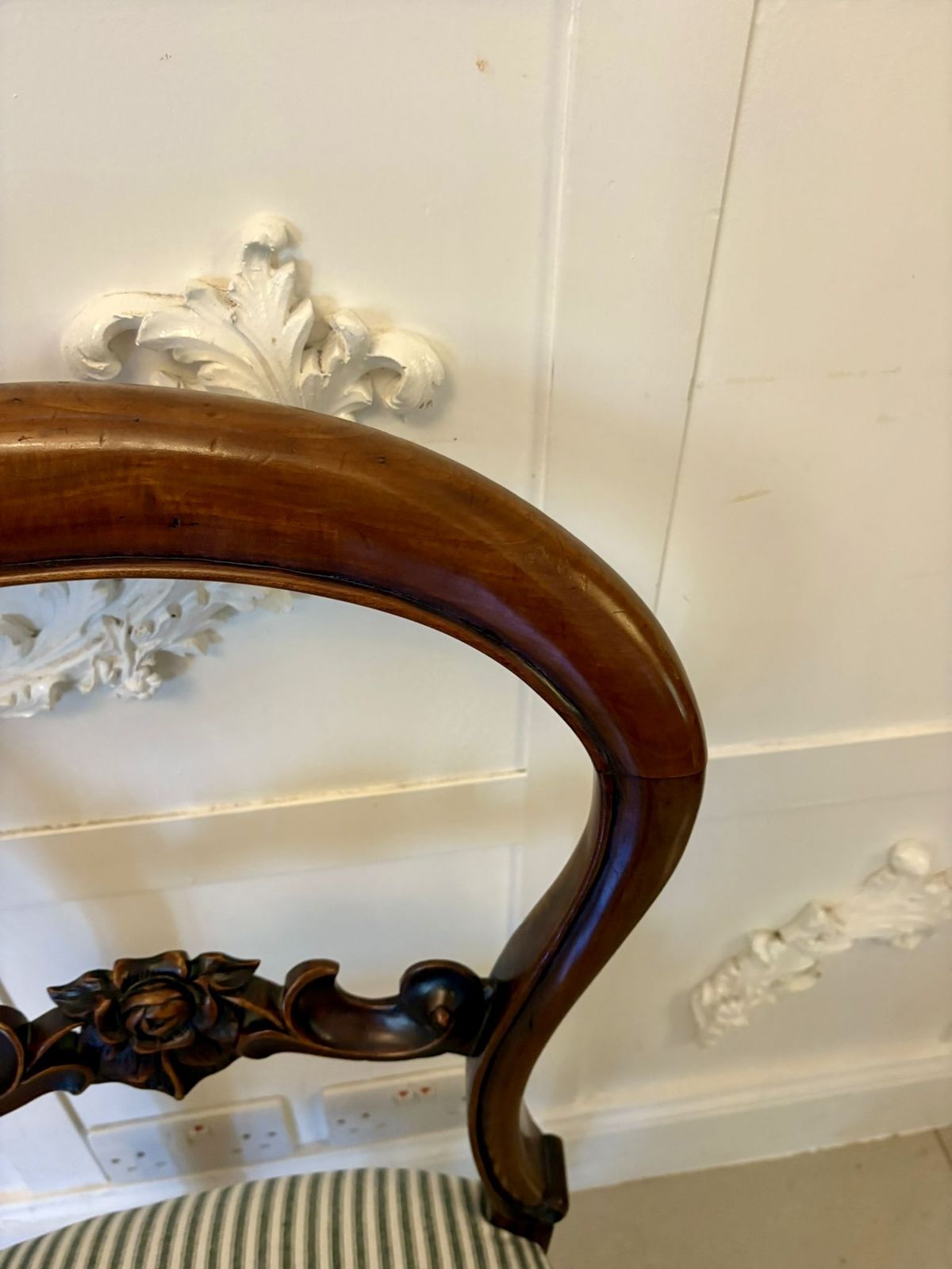 Set Of 6 Antique 19th Century Quality Carved Mahogany Balloon Back Dining Chairs photo vinterior
