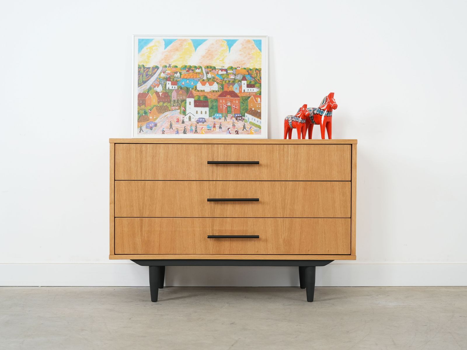 Eiken Ladekast, Scandinavisch Design photo furniture