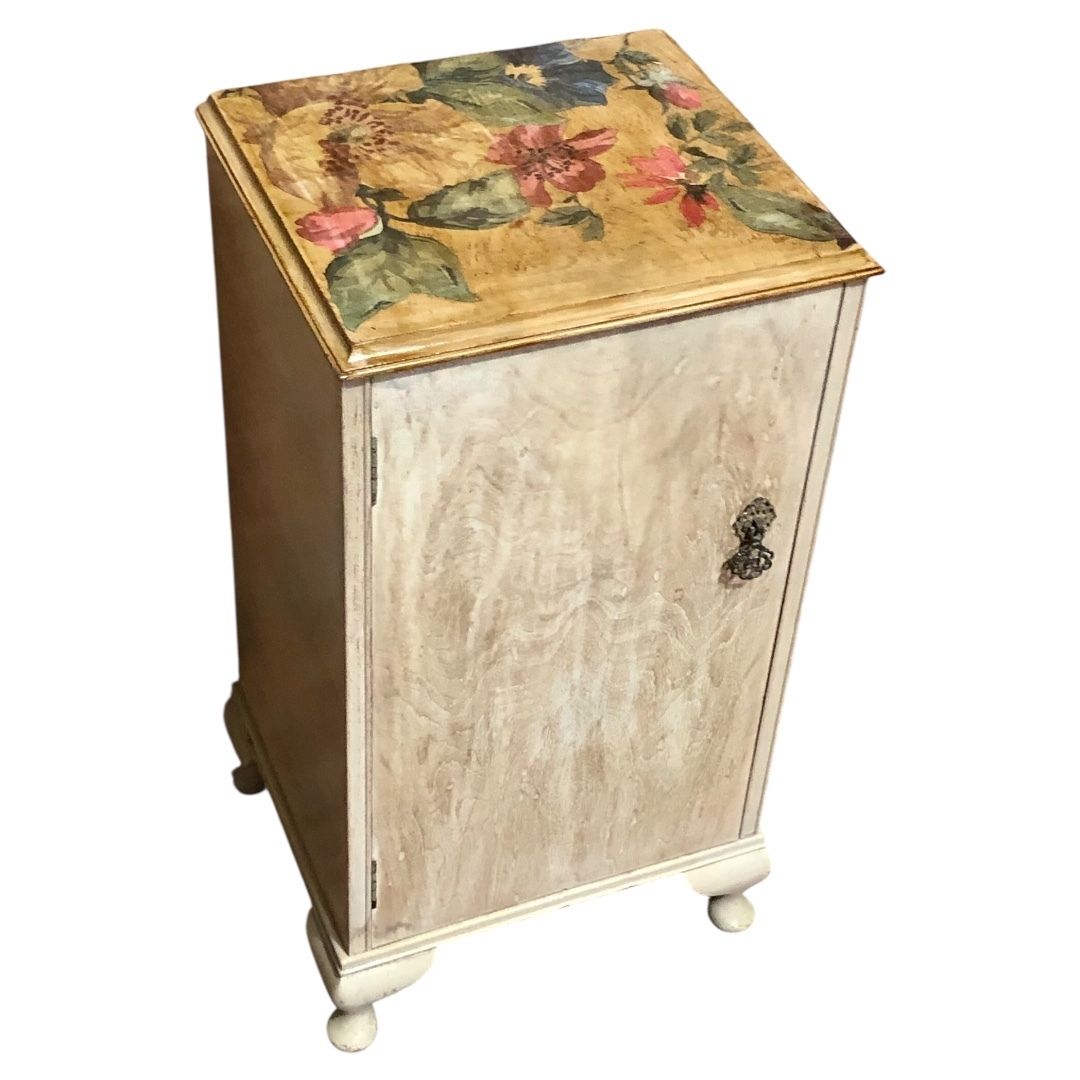 Handsome Art Deco Style Bedside Table photo 139.0