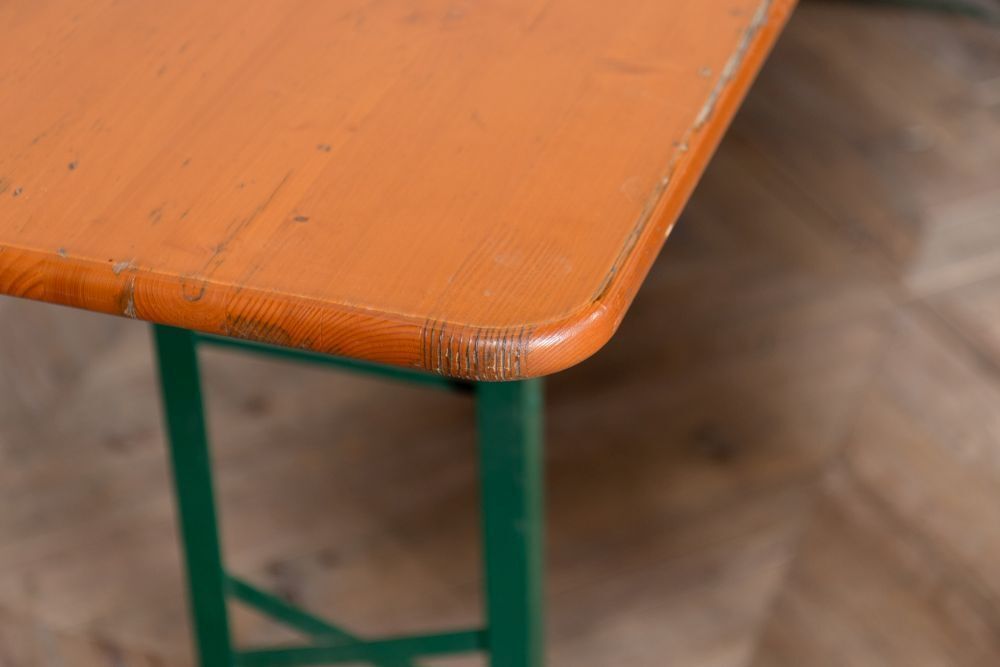 photo vintage Original German Bierkeller Table Set