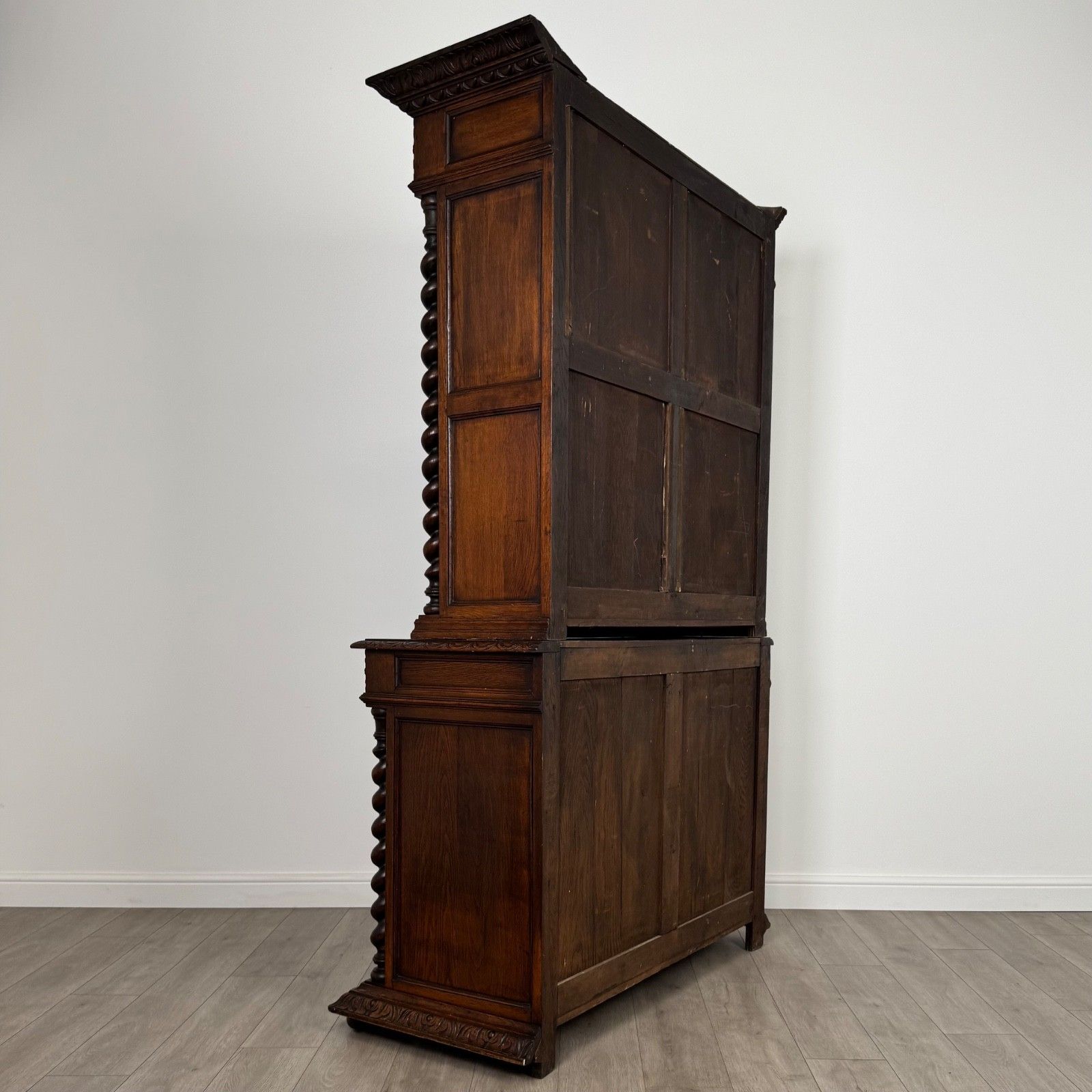 Antique 19th Century Renaissance Revival Bookcase In Oak photo vinterior