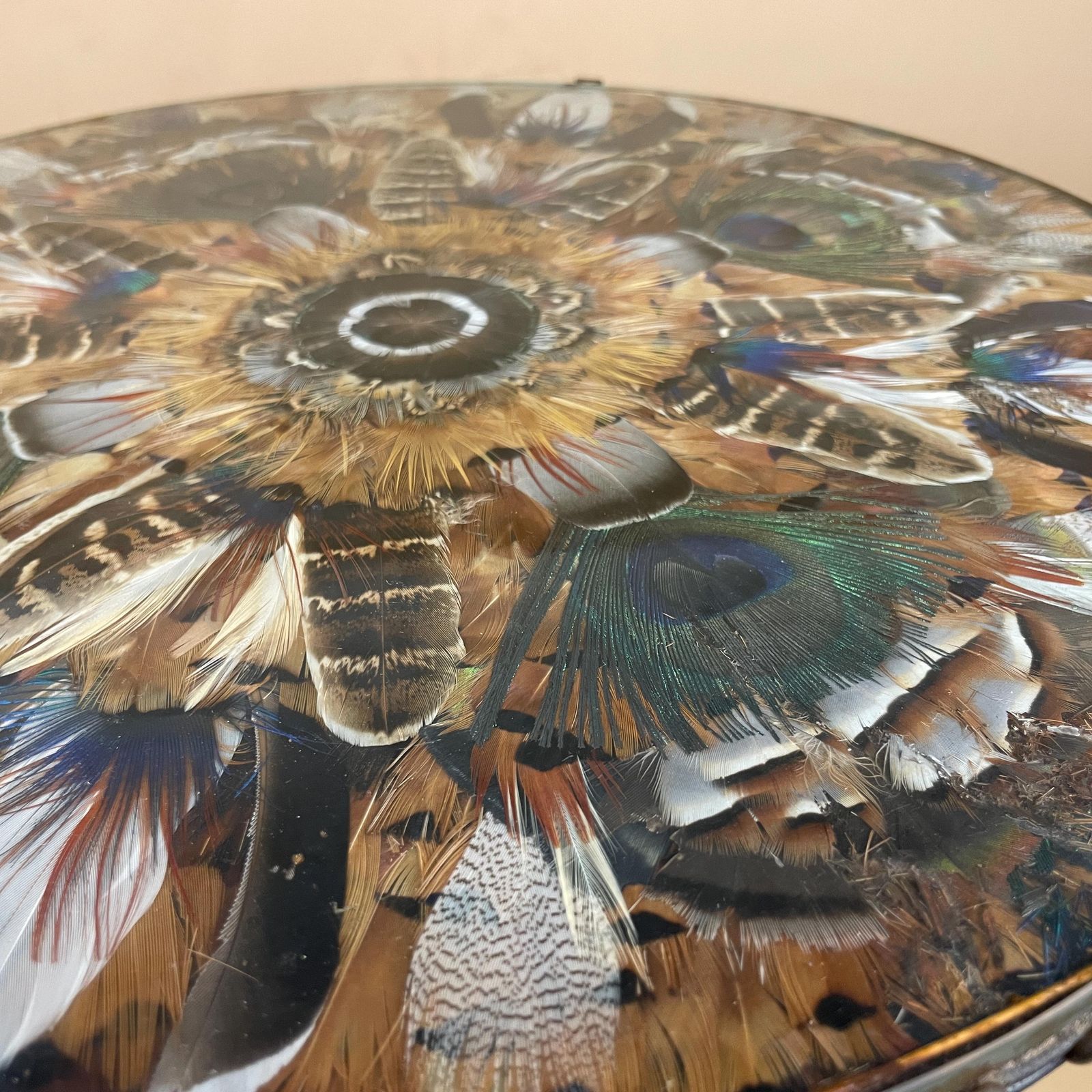 photo furniture Vintage Round End Table Assorted Feathers Under Glass Top Brass Legs Circle Coffee Plant Stand Unusual Unique Interesting Bird Feathers