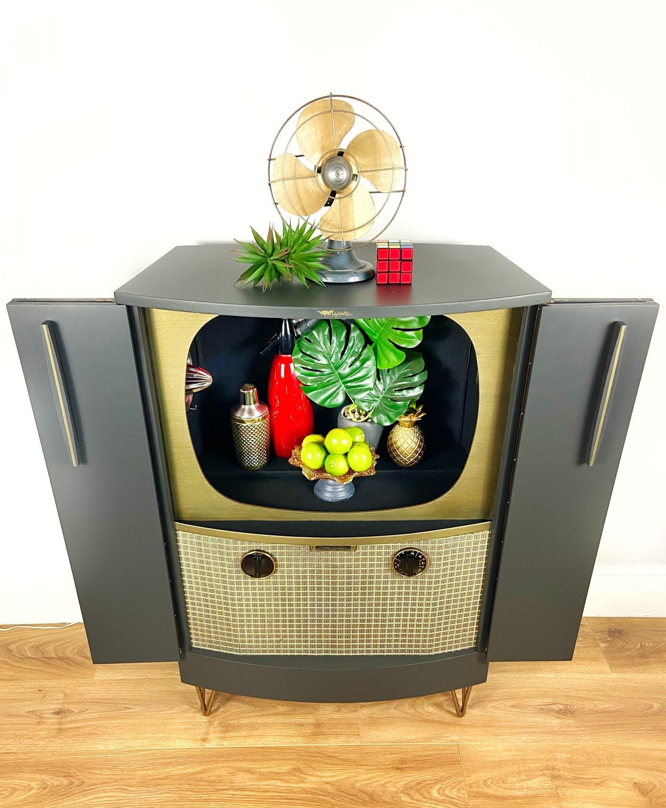 Cocktail Cabinet, Bespoke Unique Conversion From A 1950’s Majestic Vintage Tv photo 1325.0