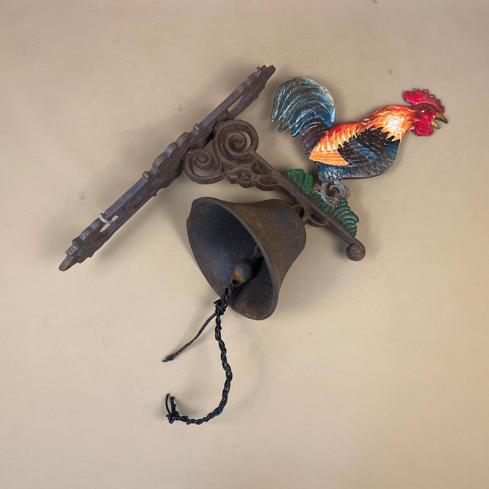 Antique Wall Mounted Metal Rooster Bell Ringer Vintage Bracket Door Cast Iron Wrought Hanging Cockerel Cottage Outdoor Aged Leather