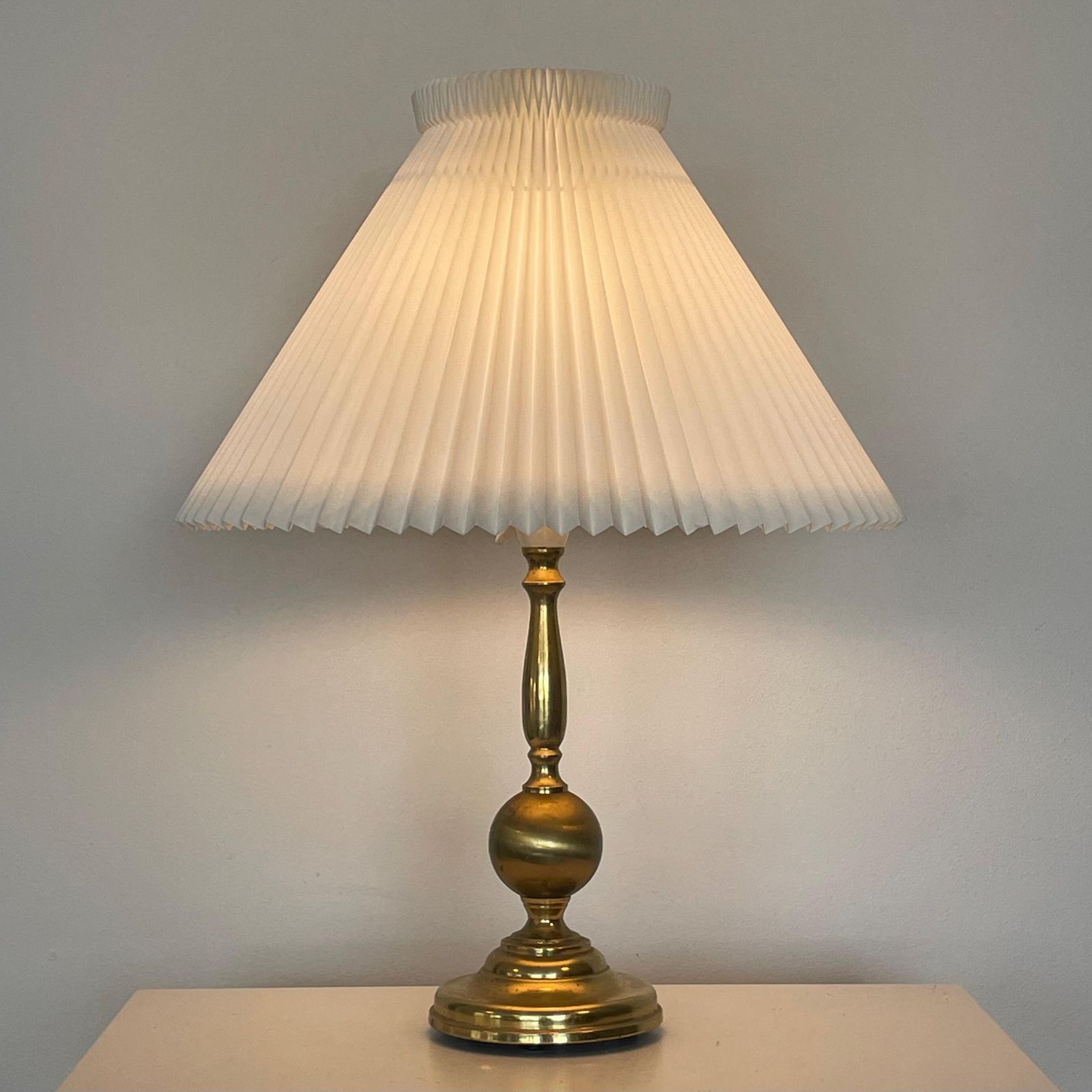 Vintage Danish Mid Century Large Brass Design Table Lamp In Organic Shapes With Original Le Klint White Pleated Shade photo for sale