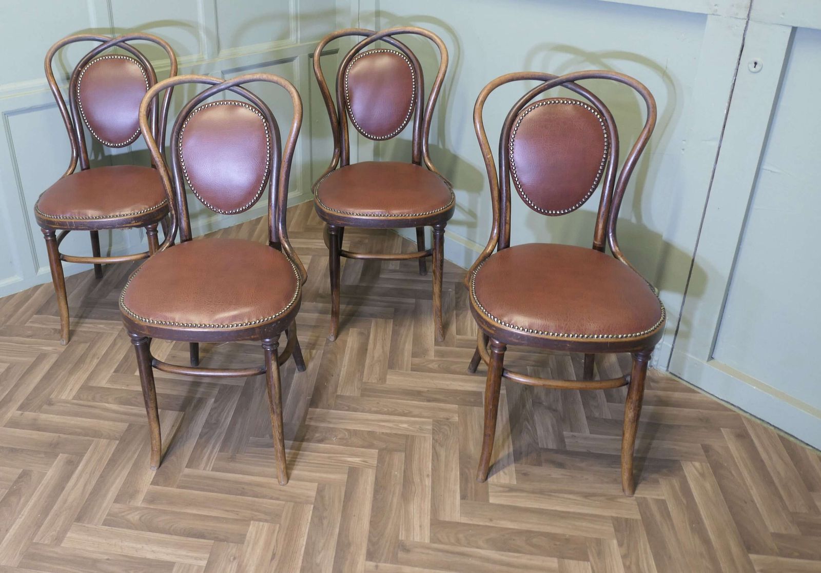 Set Of 4 Thonet Bistro Bentwood Chairs photo furniture