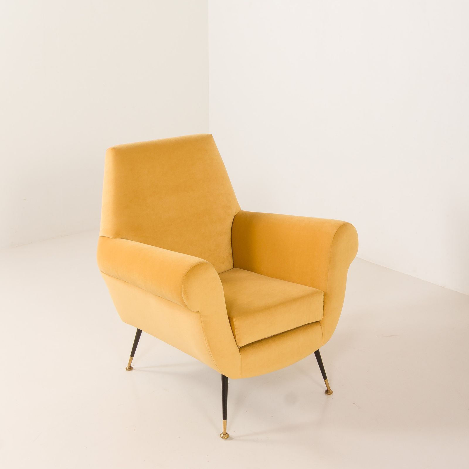 photo furniture Gigi Radice Mid Century Lounge Chair For Minotti, Italy 1950s