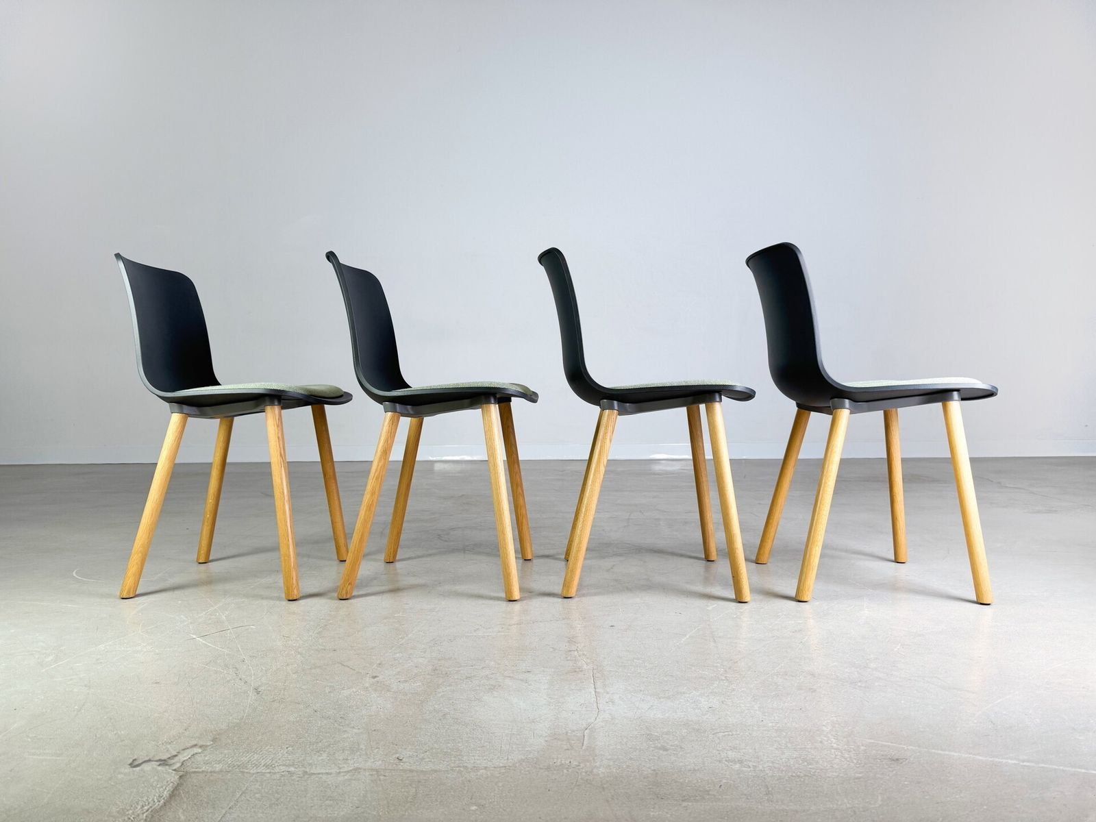 Set Of 4 Vitra Chairs Hal Wood With Seat Cushion Jasper Morrison Design photo buy