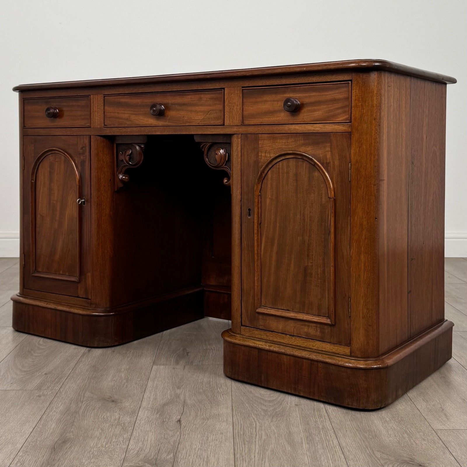 Antique 19th Century Good Quality Desk In Mahogany photo for sale