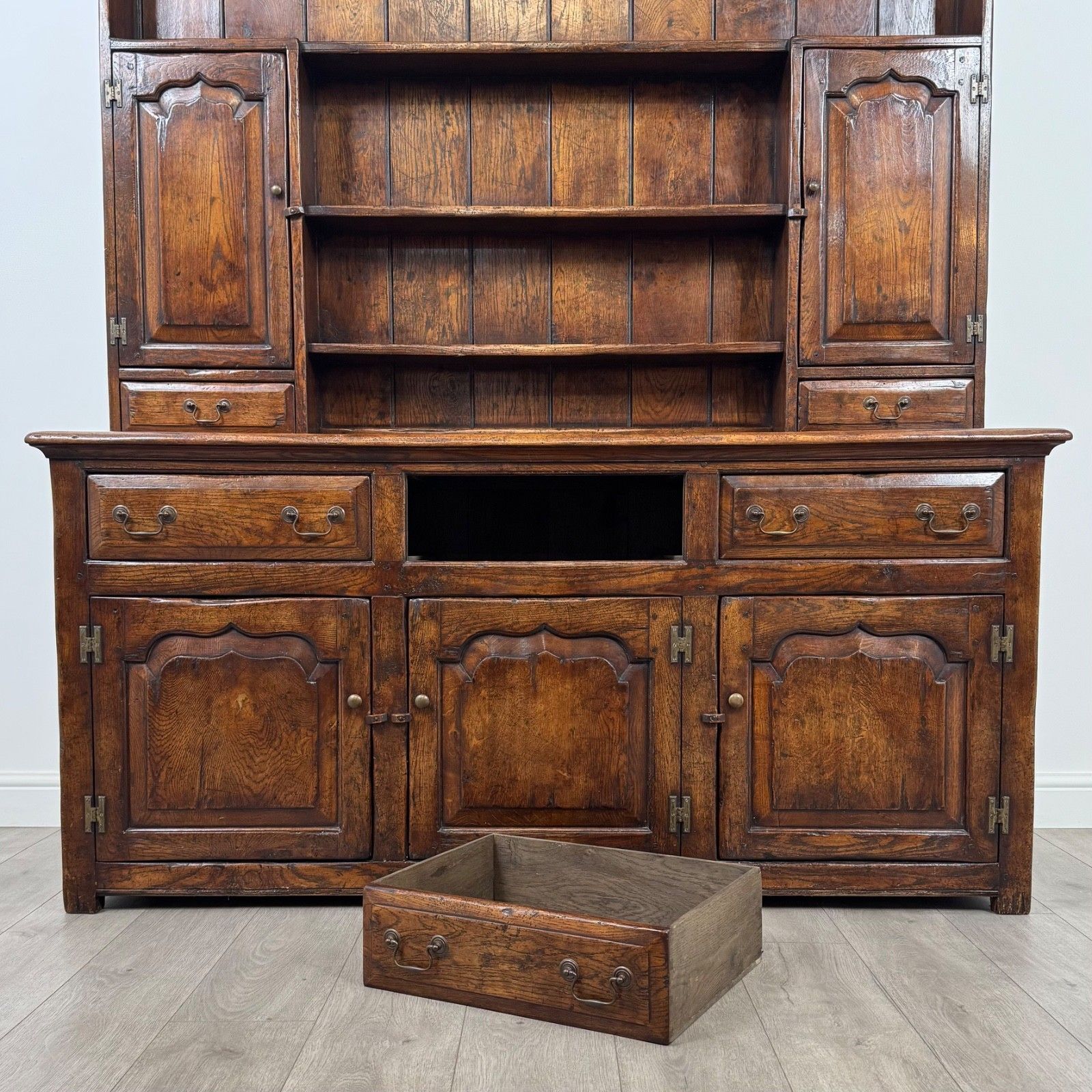 Furniture Antique 20th Century Fine Quality Traditional Oak Dresser photo