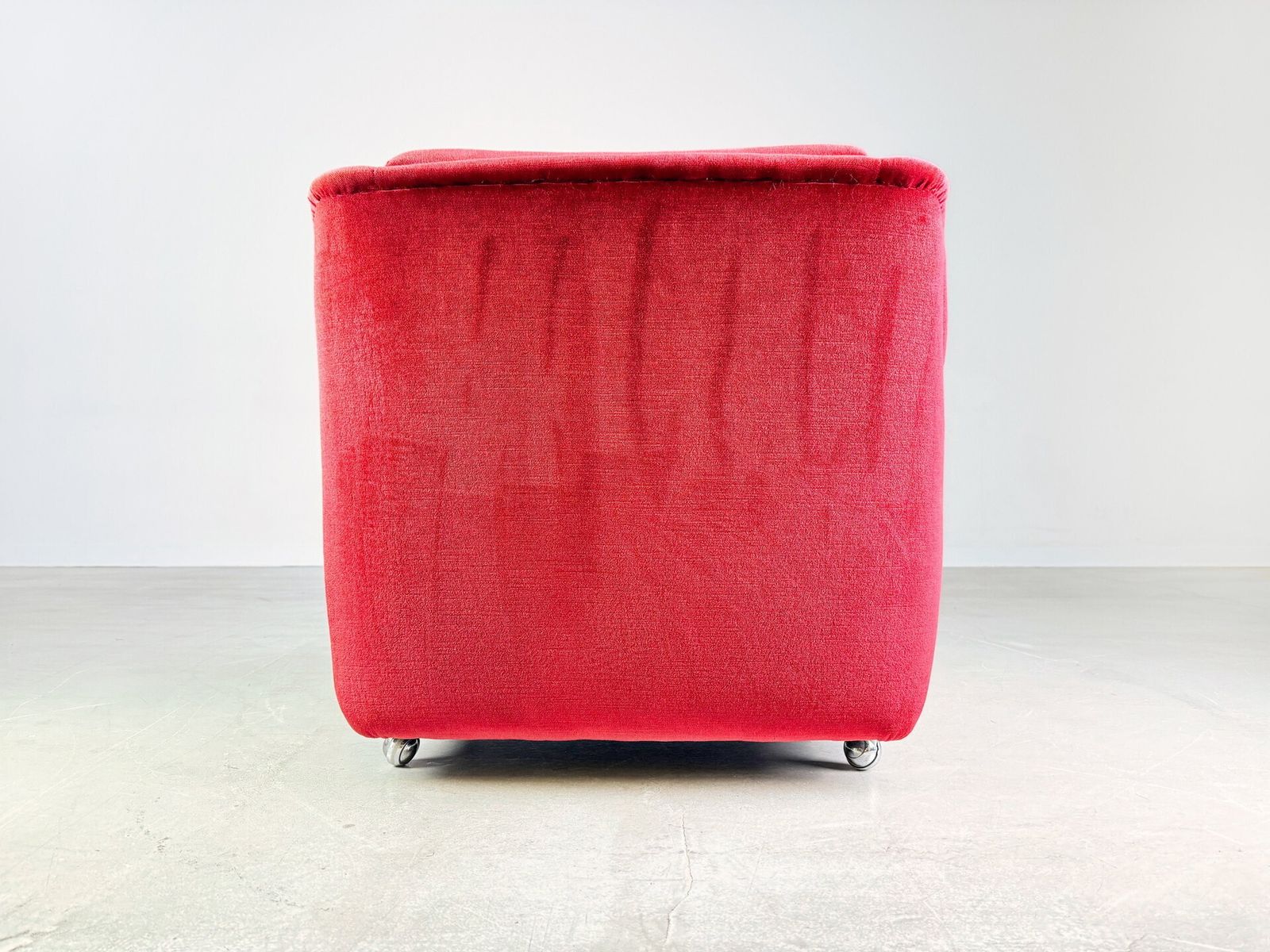 photo vinterior Set Of 2 Mid   Century Vintage Armchairs Red Velvet Retro