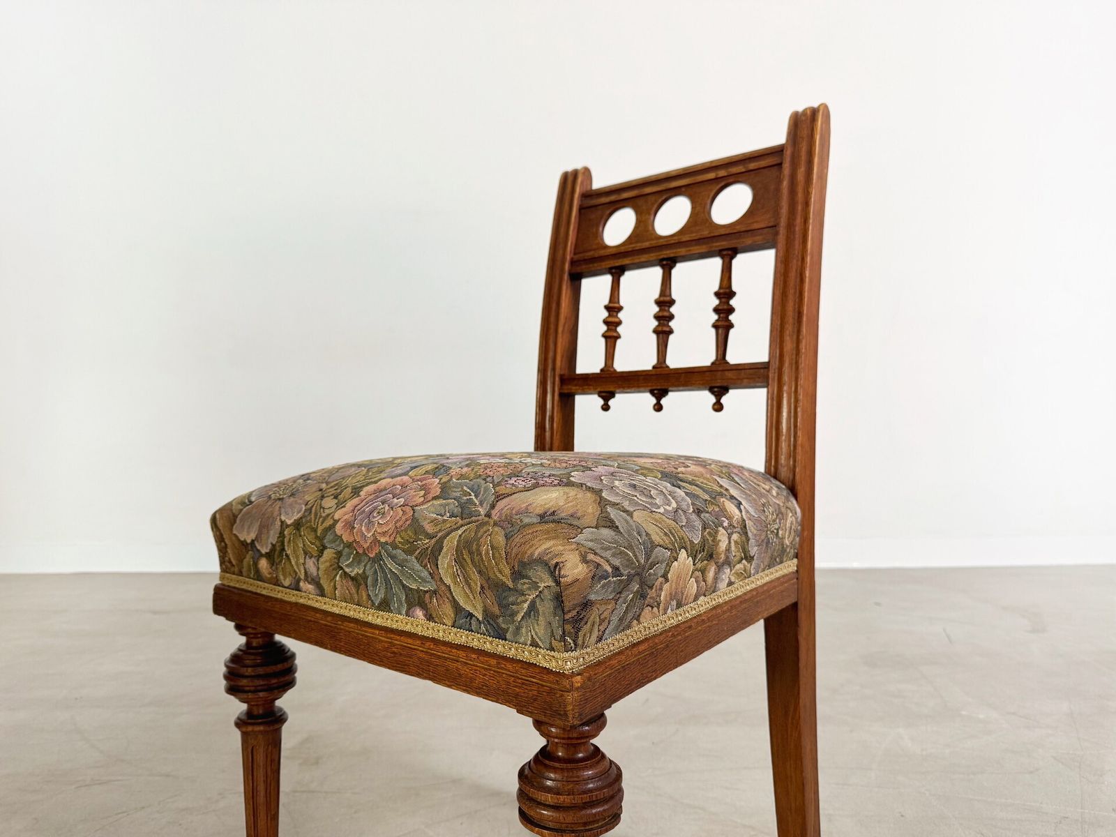 photo furniture Set Of 6 Original Art Nouveau Chairs Antique Dining Chair Carving