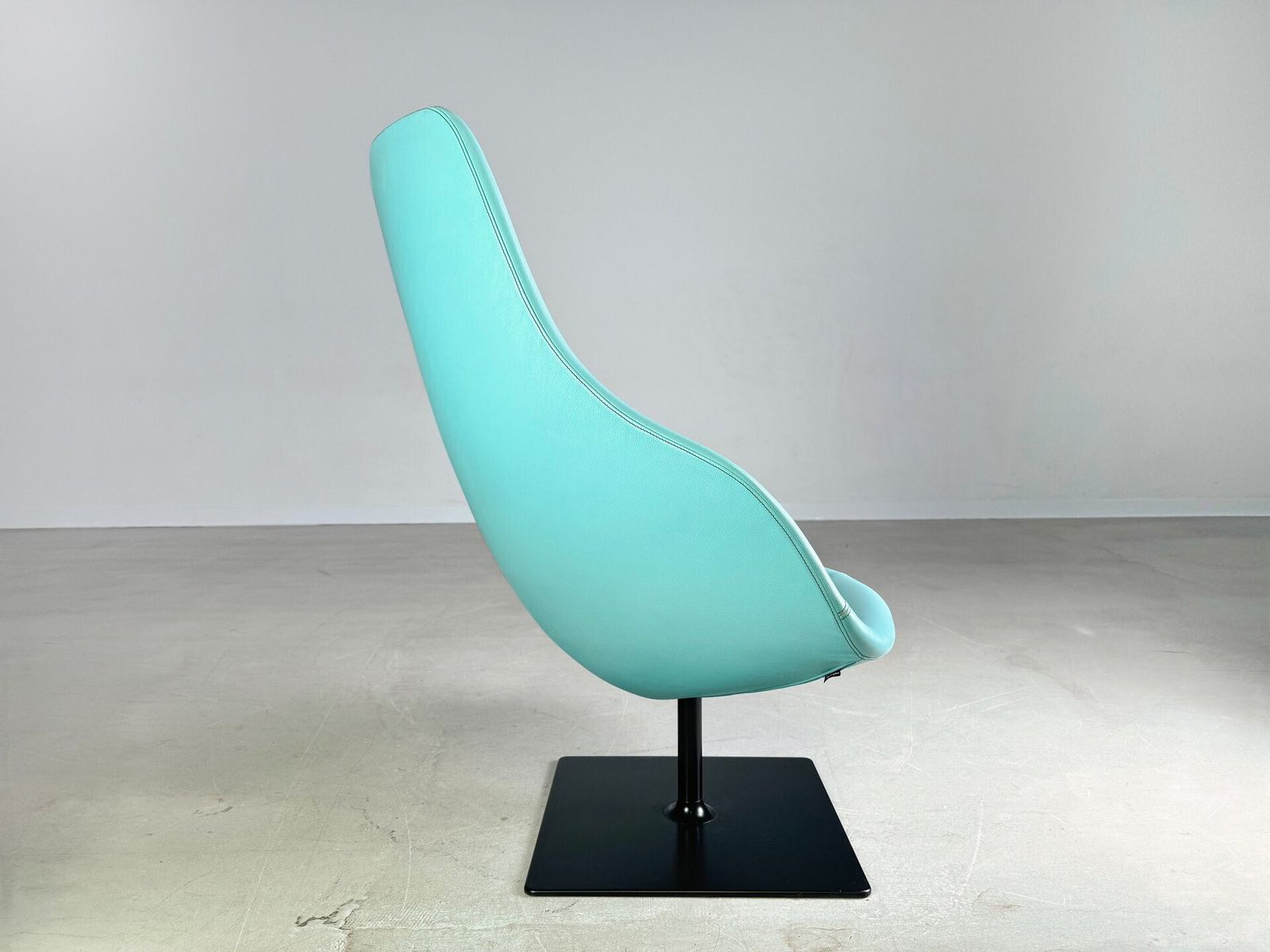 Original Moroso Armchair Leather Blue Turquoise Patricia Urquiola Swivel photo for sale