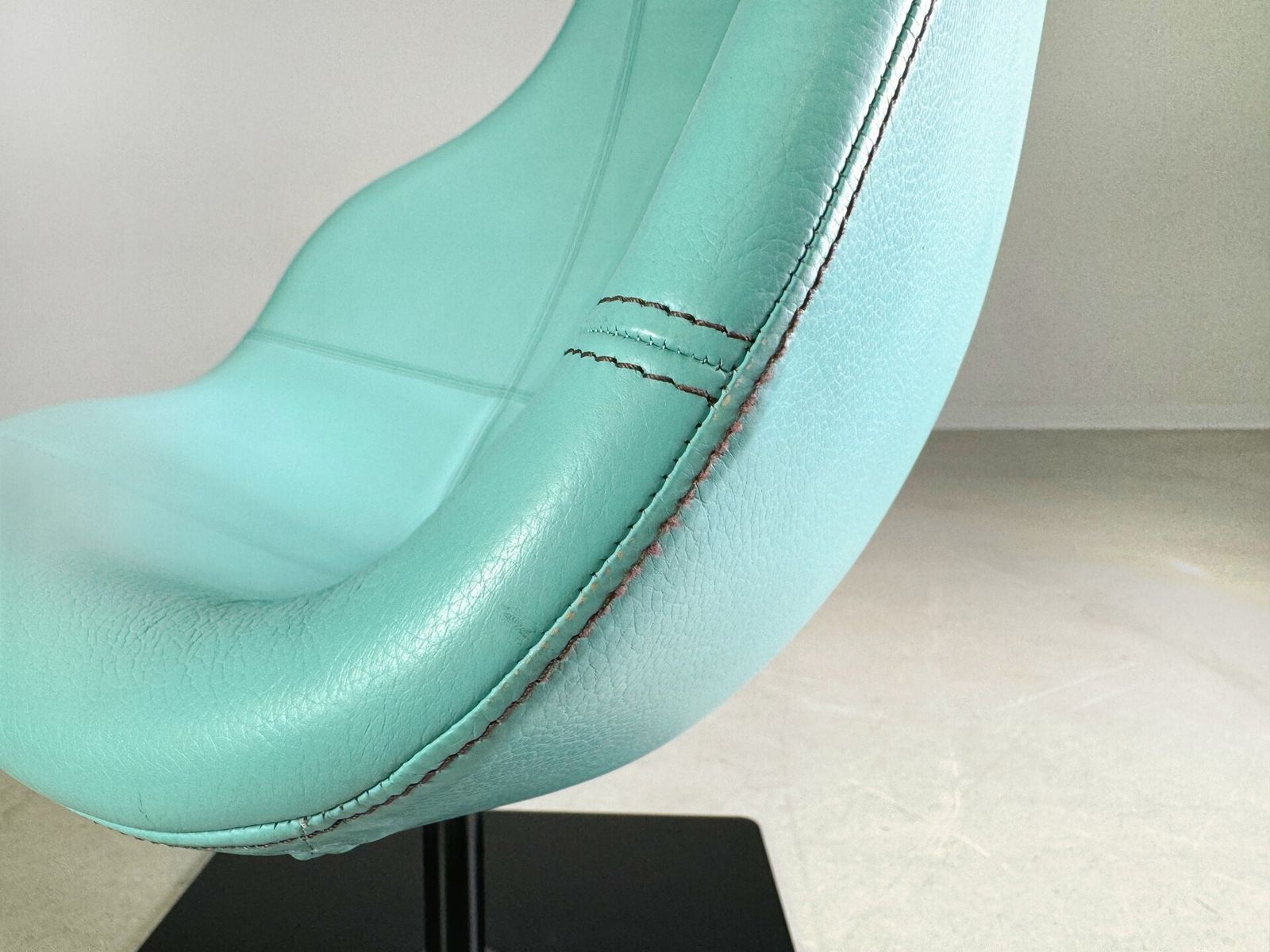 Original Moroso Armchair Leather Blue Turquoise Patricia Urquiola Swivel photo vinterior
