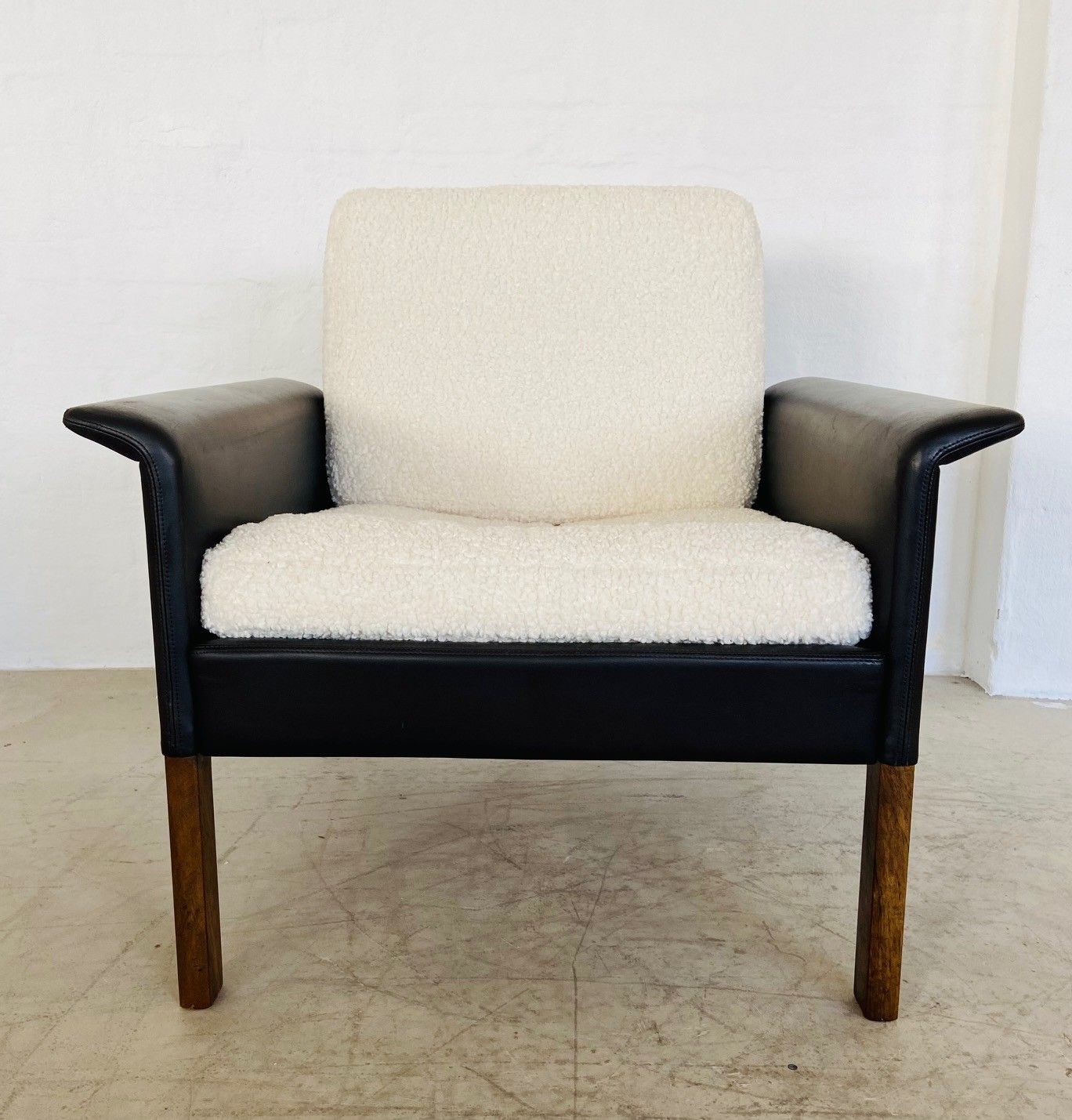 1960,S Retro Hans Olsen Rosewood And Leather Lounge Chair