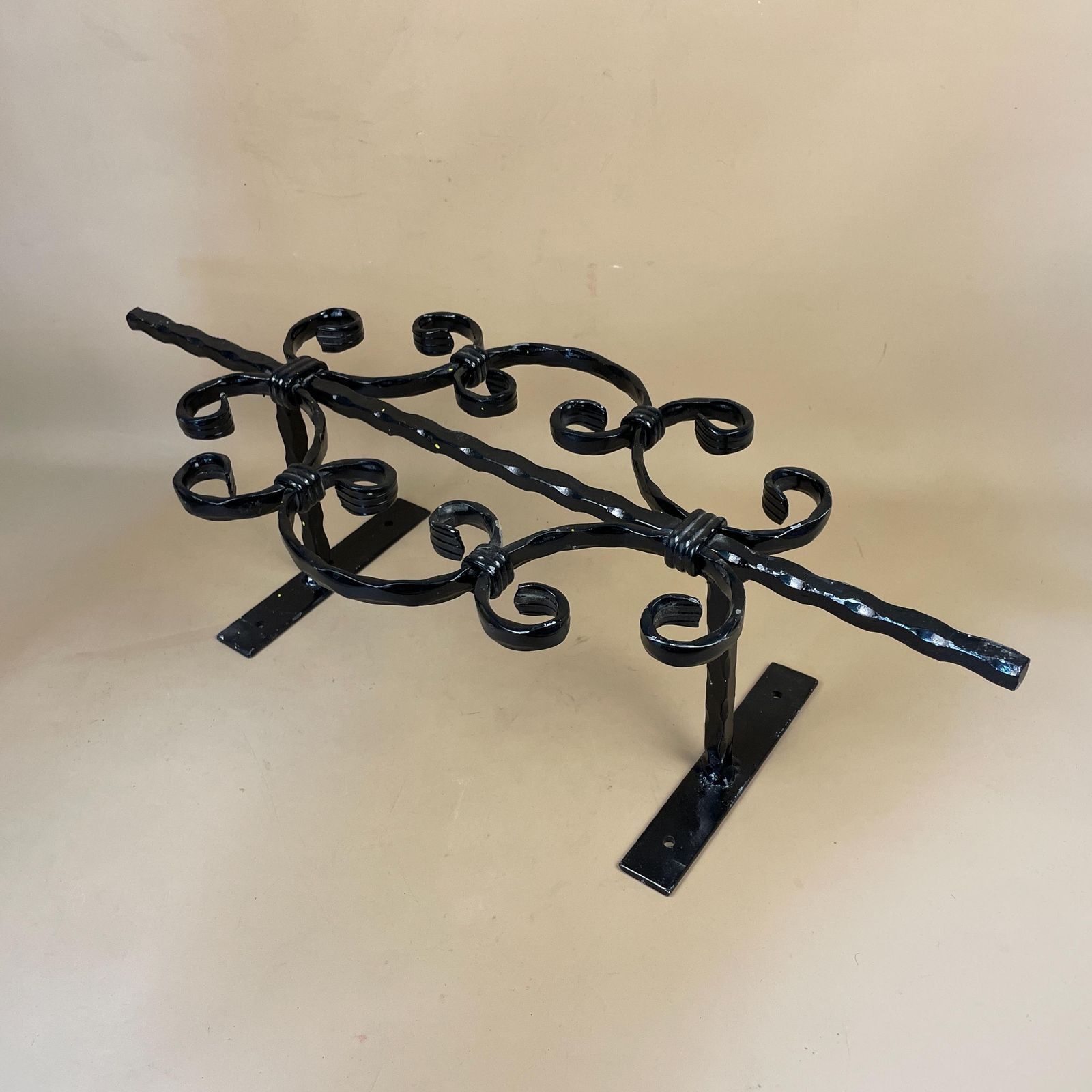 Antique Style Black Metal Garden Hose Holder Hanger Outdoor Wall Bracket Victorian Style photo furniture