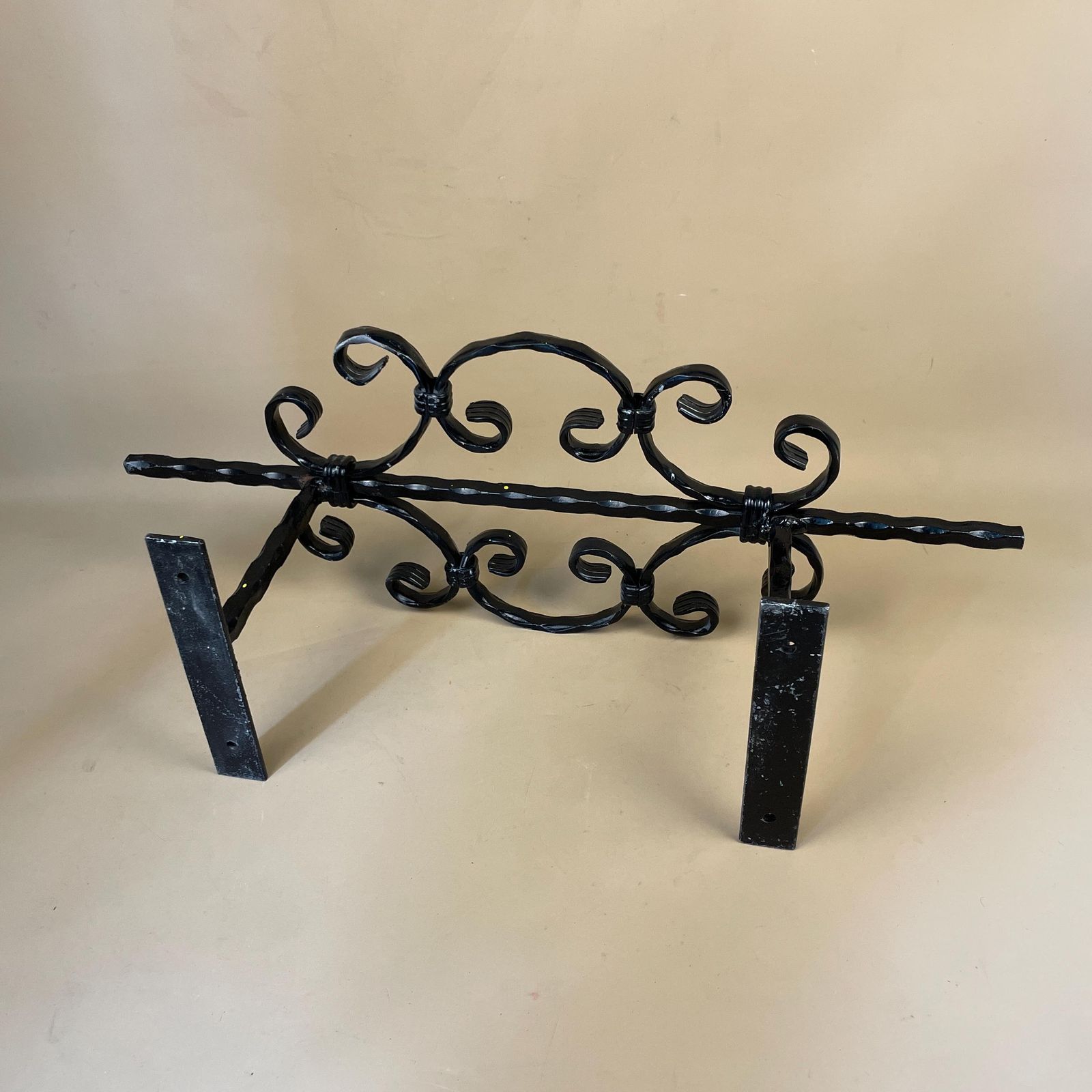 Antique Style Black Metal Garden Hose Holder Hanger Outdoor Wall Bracket Victorian Style photo vintage