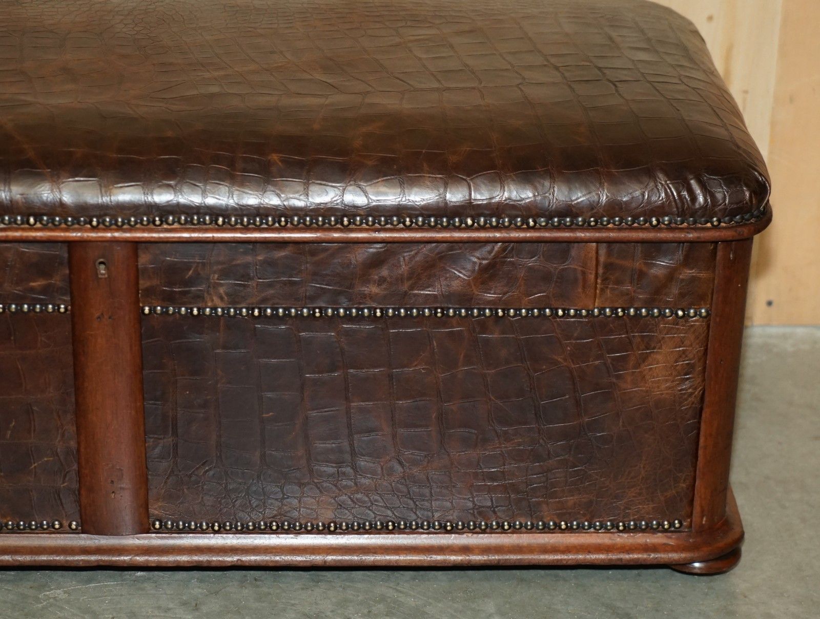 Antique 1860 Mahogany Alligator Crocodile Patina Brown Leather Ottoman Trunk photo 2850.0