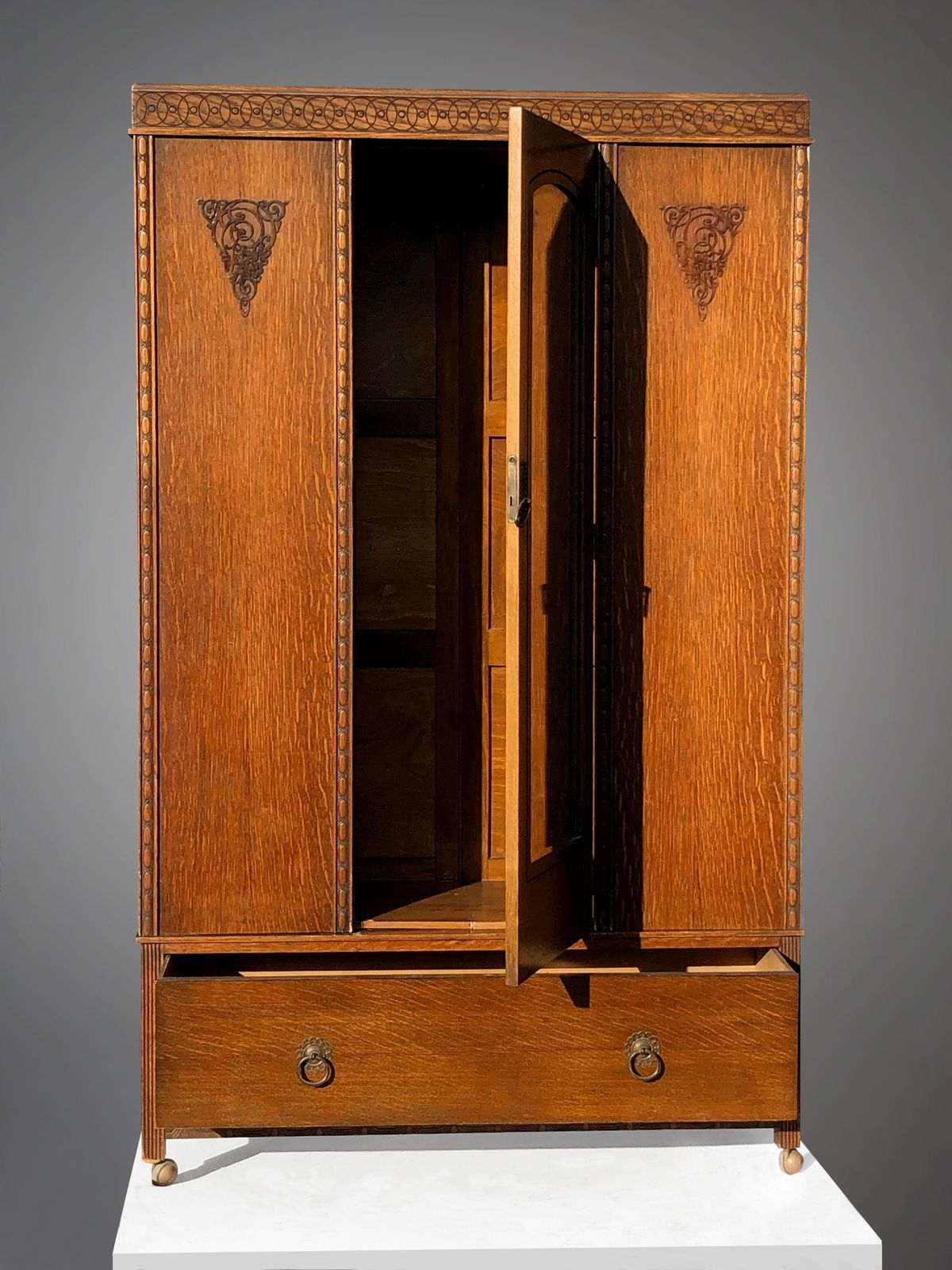 Cabinet Arts & Crafts / Art Nouveau By Harris Lebus, England 1900 photo buy