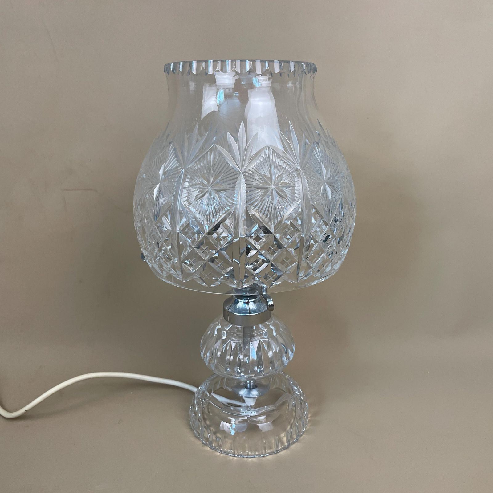 Antique Clear Cut Glass Lamp Light Bedside Table Silver Fitting Art Deco Scalloped Edge Vintage Dome Round Shade Patterned Pattern Oil