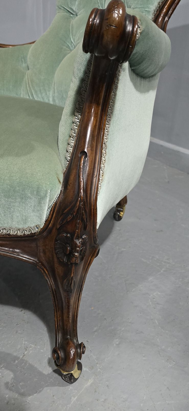 photo furniture Victorian Mahogany Sofa, 1800s