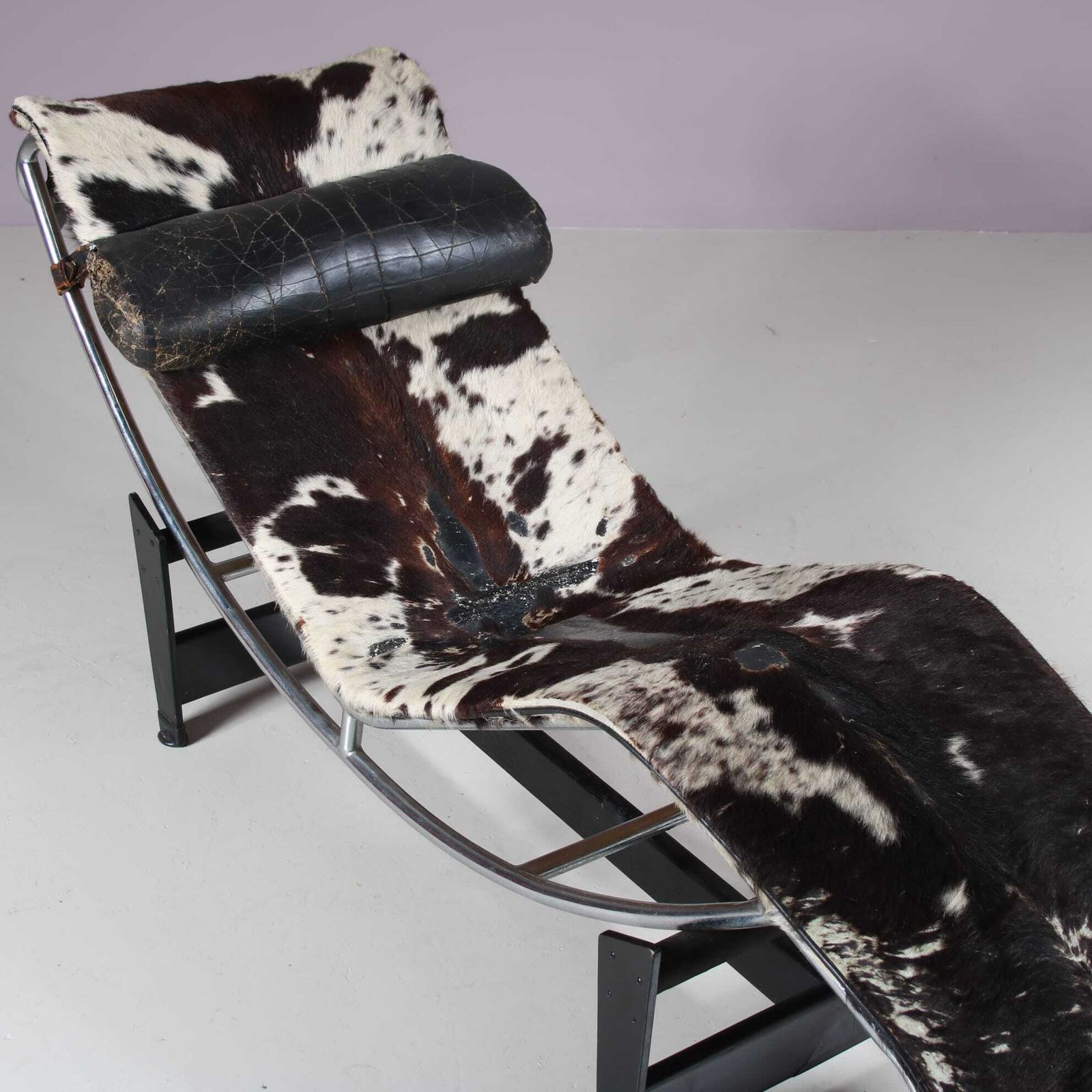 photo vintage 1930s Early “Lc4” Chaise Longue By Le Corbusier, Pierre Jeanneret, And Charlotte Perriand, France