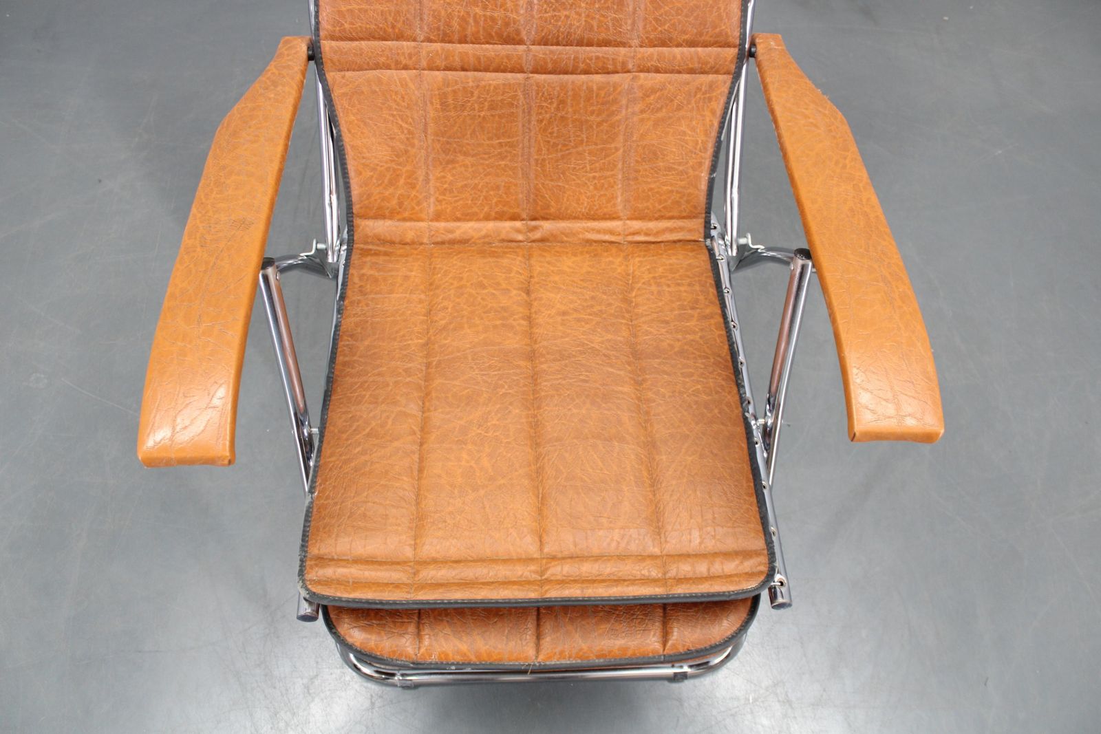 1970s Italian Folding Lounge Chair With Leatherette Upholster photo 388.0