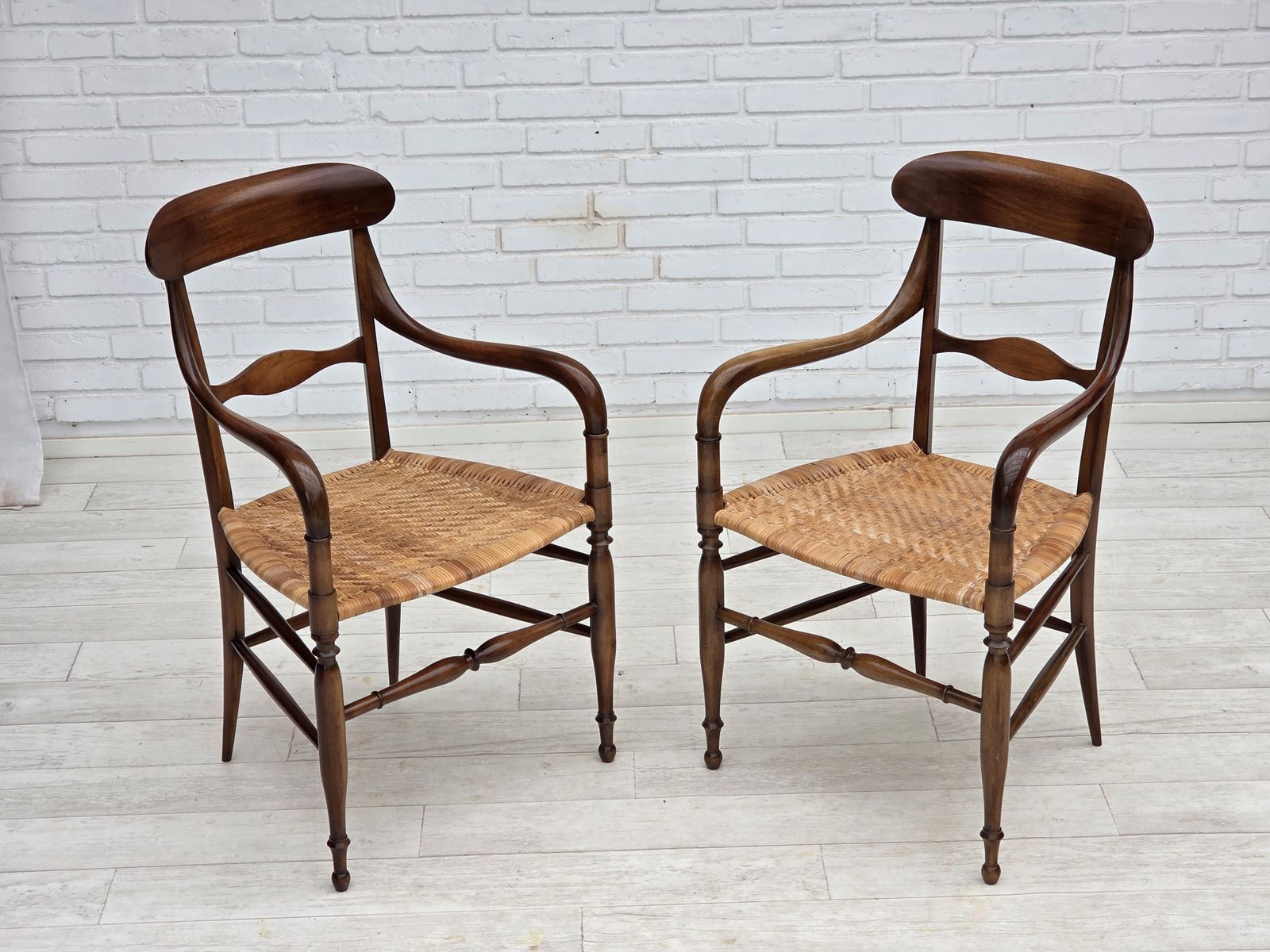 Ca. Jaren 1970, Italiaans Design Van Fratelli Levaggi, 2 Fauteuils, Model "Campanino", Kersenhout. photo buy