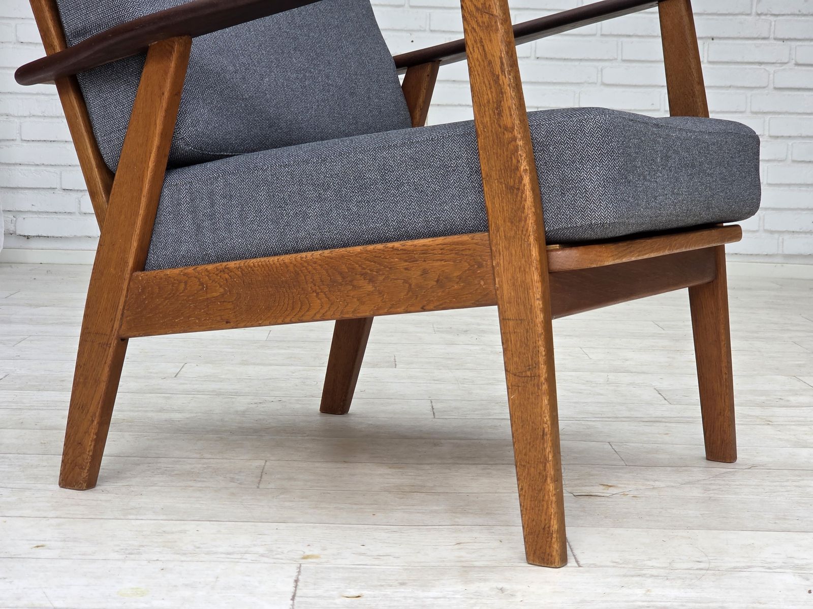 photo vintage 1970s, Pair Of Danish Armchairs, Reupholstered, Furniture Wool, Teak And Oak Wood.