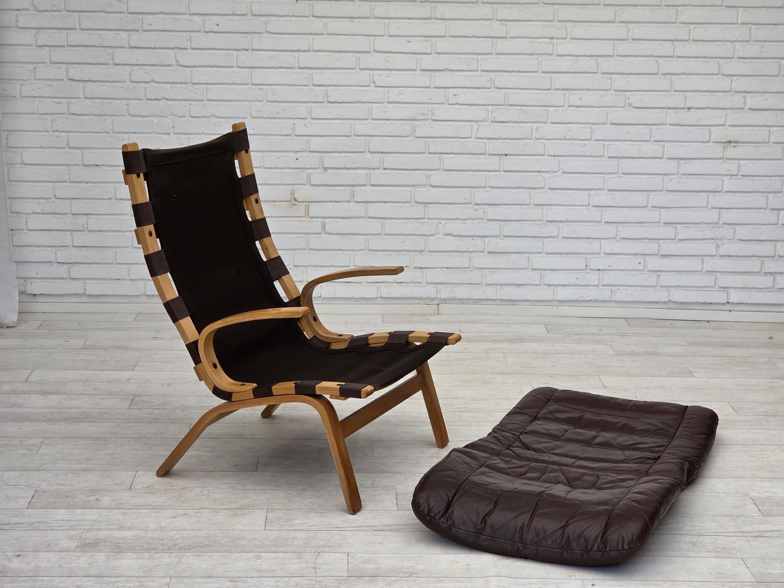 1970s, Danish Design By Farstrup, Set Of 2 Armchairs, Furniture Leather, Bent Wood. photo vintage