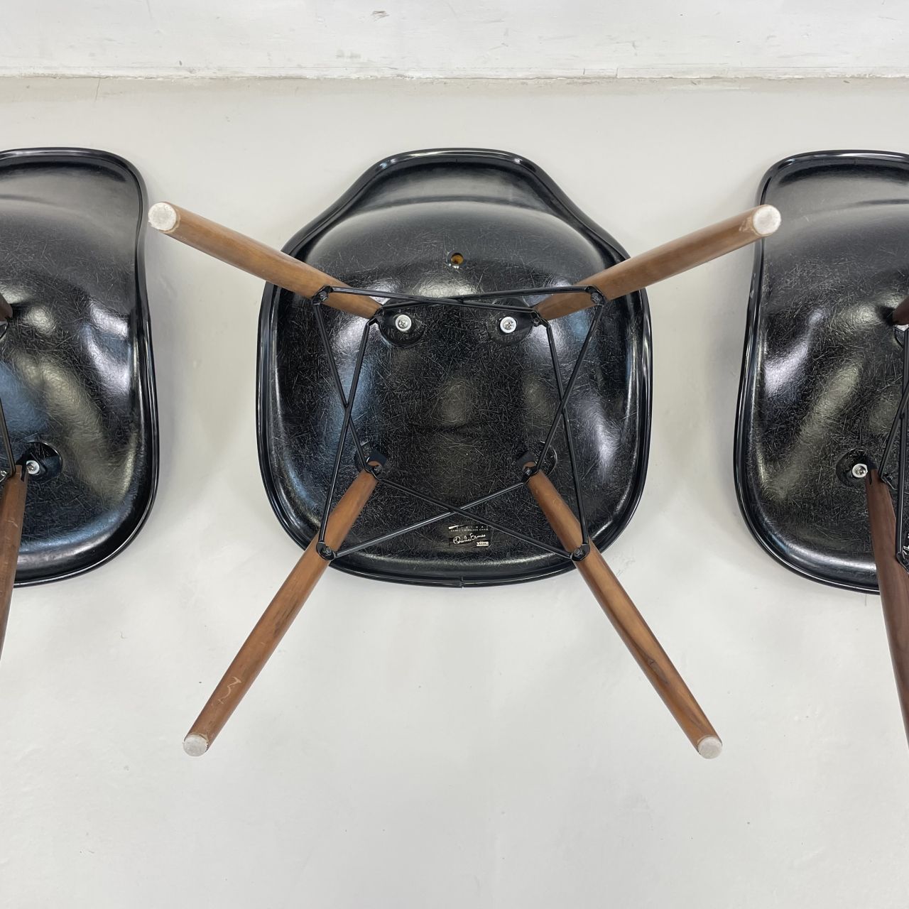 photo vinterior Eames Vitra Dsw Upholstered Side Chairs With Original Grey Covers