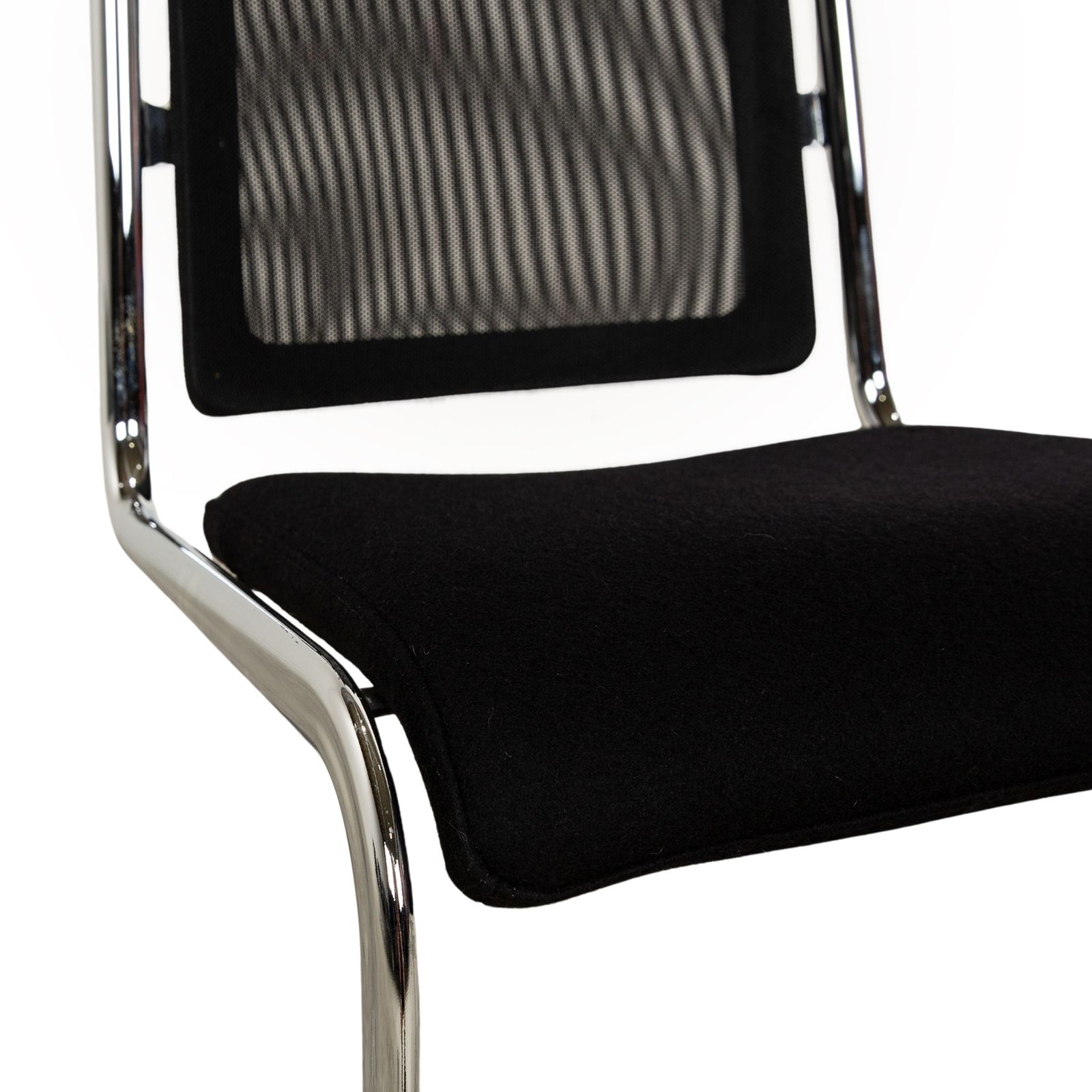 Set Van 6 Tecta Stoelen – Zwarte Cantilever Eetkamerstoelen photo for sale