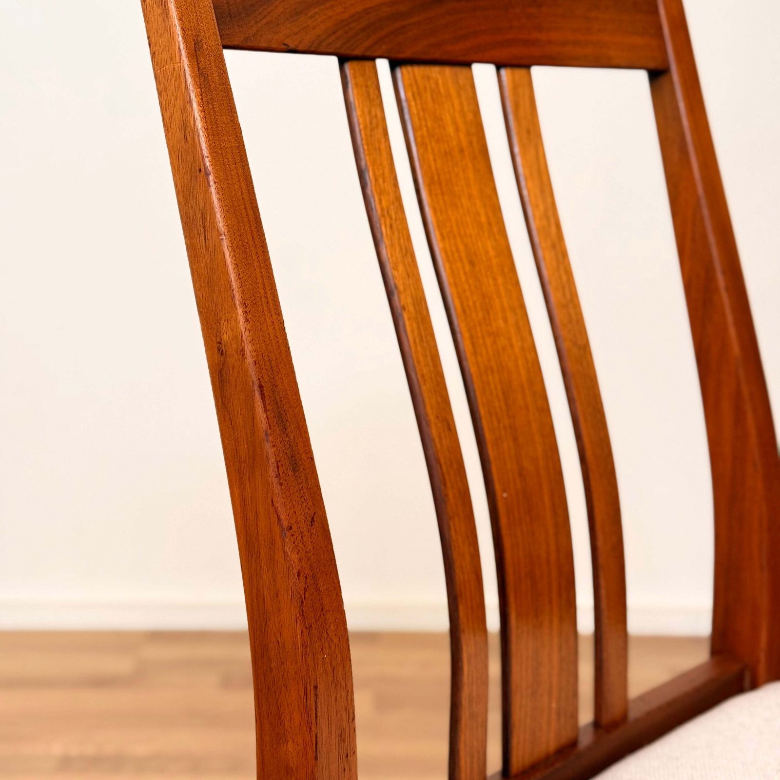 photo vinterior Swedish Set Of 6 Dining Chairs In Teak