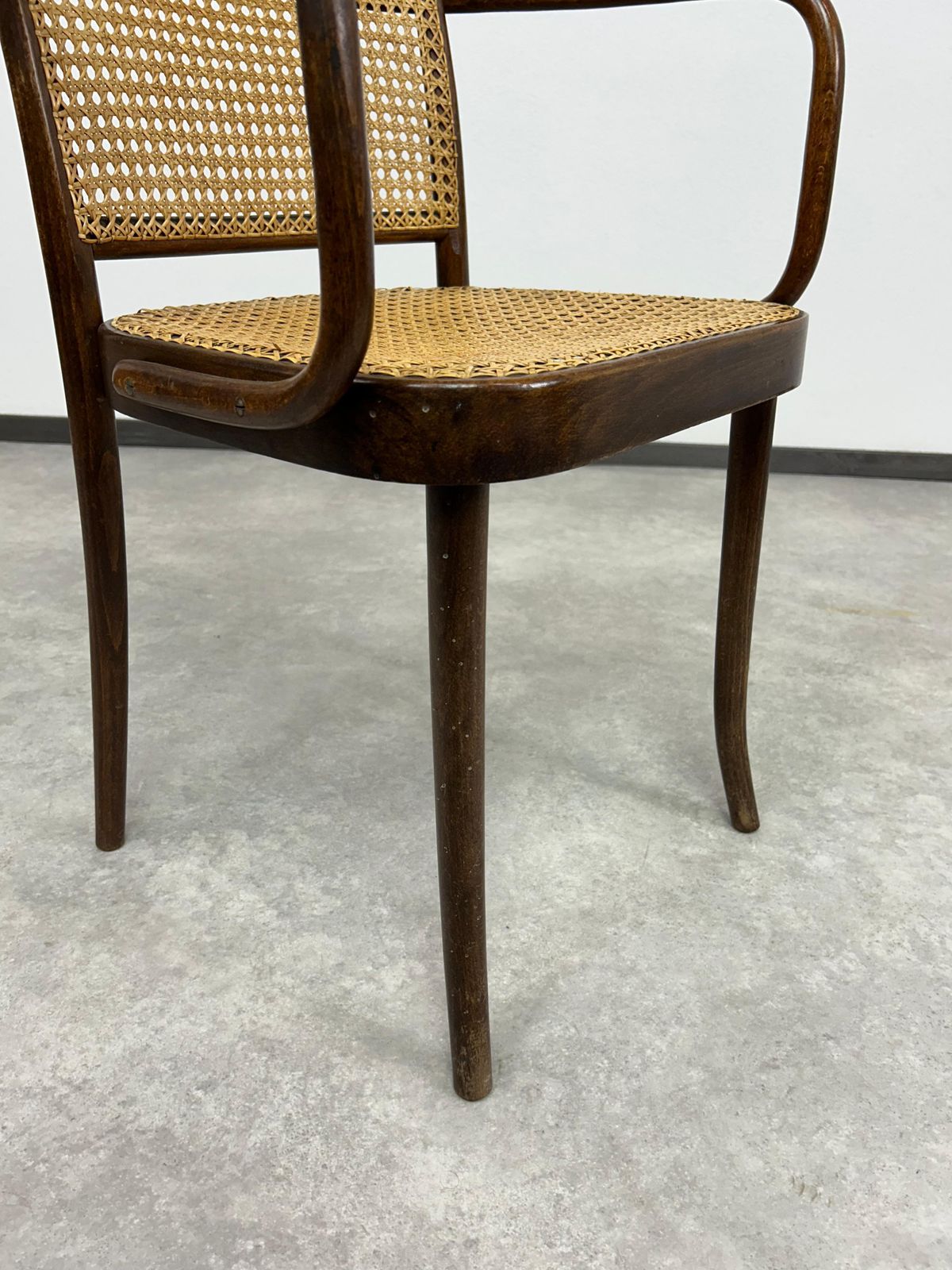 Office Chair No.811 By Josef Hoffmann photo vinterior