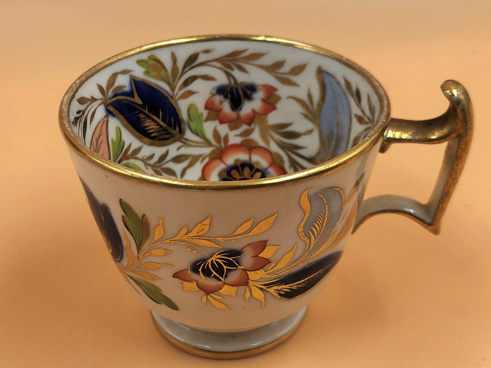 photo vinterior Antique Job Ridgway China Grecian Shape Imari Tea And Coffee Trio. No. 2/141. C1810.