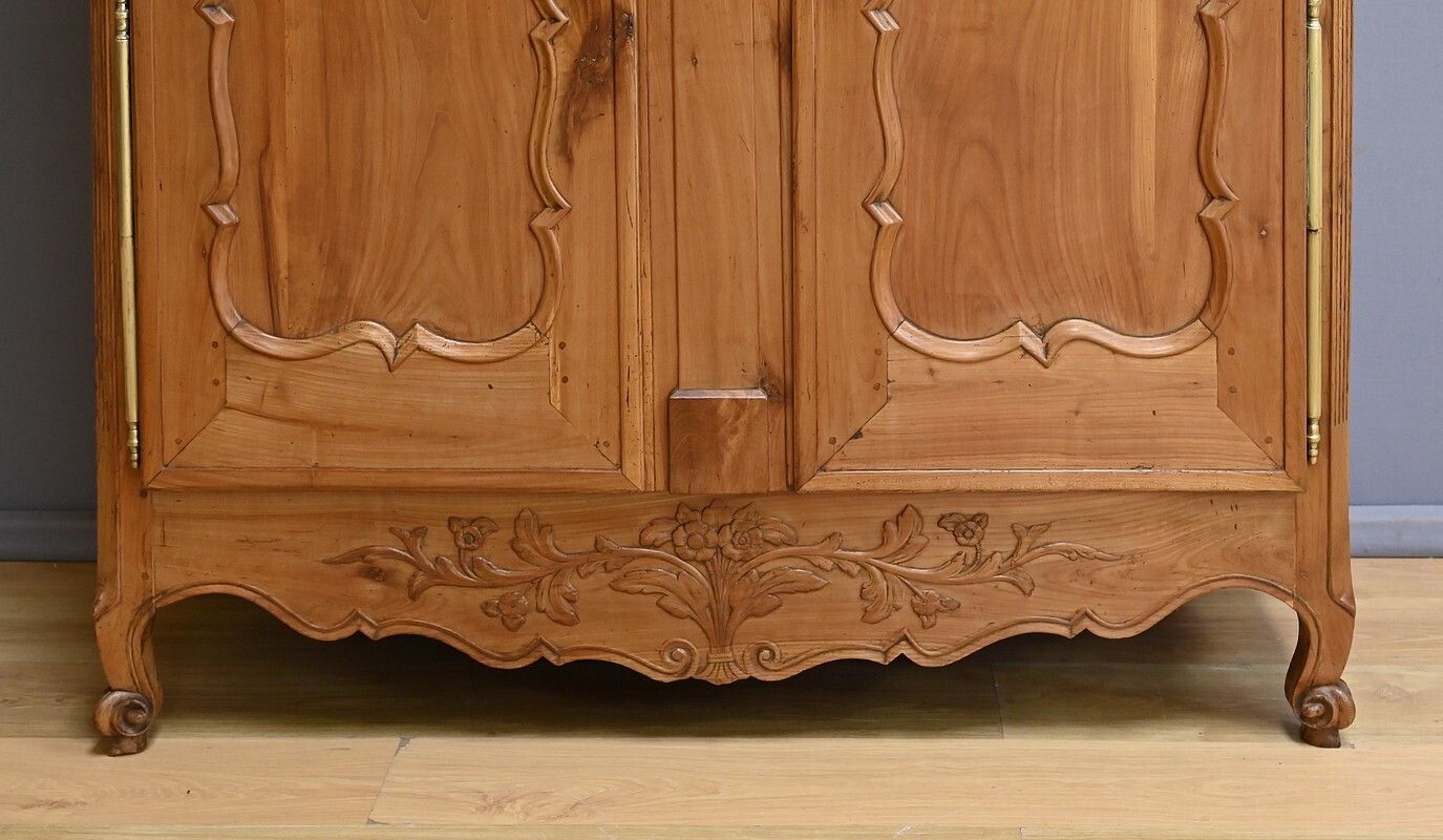 photo furniture Nantaise Cherrywood Wardrobe, Louis XV Style – Part 1 Of The 19th Century