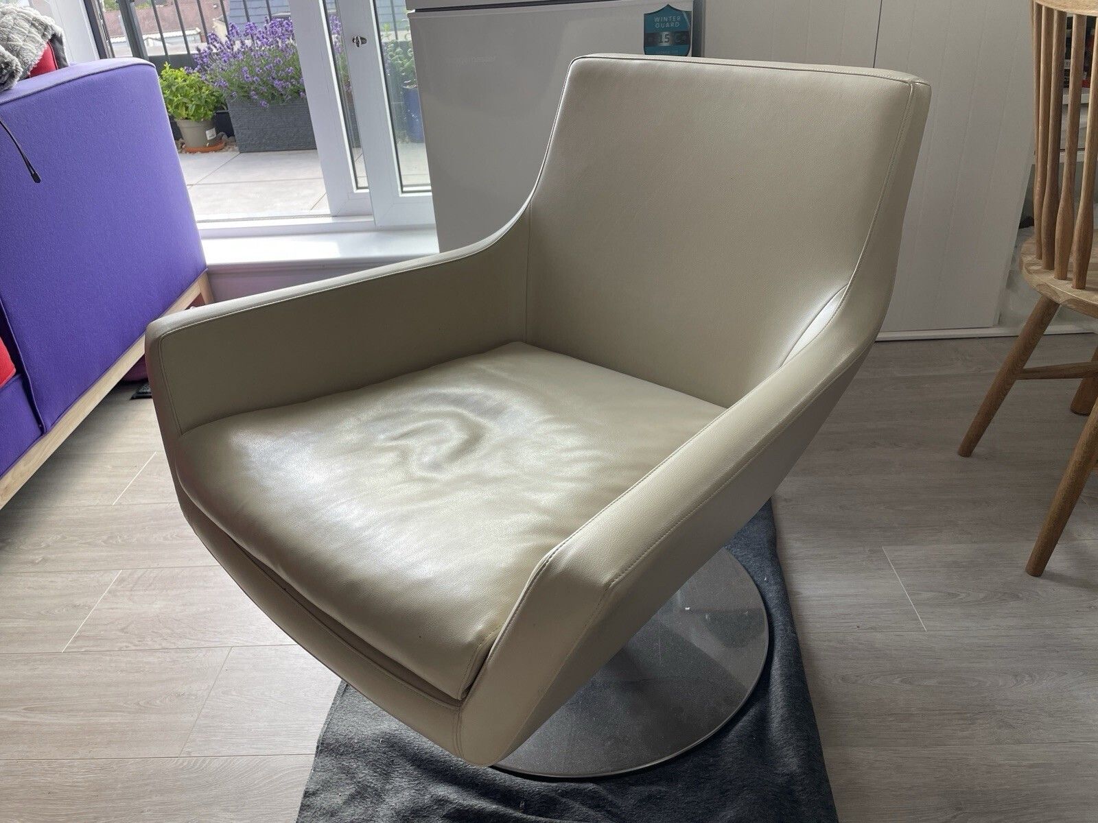 Bpa International Jill Leather Swivel Chair