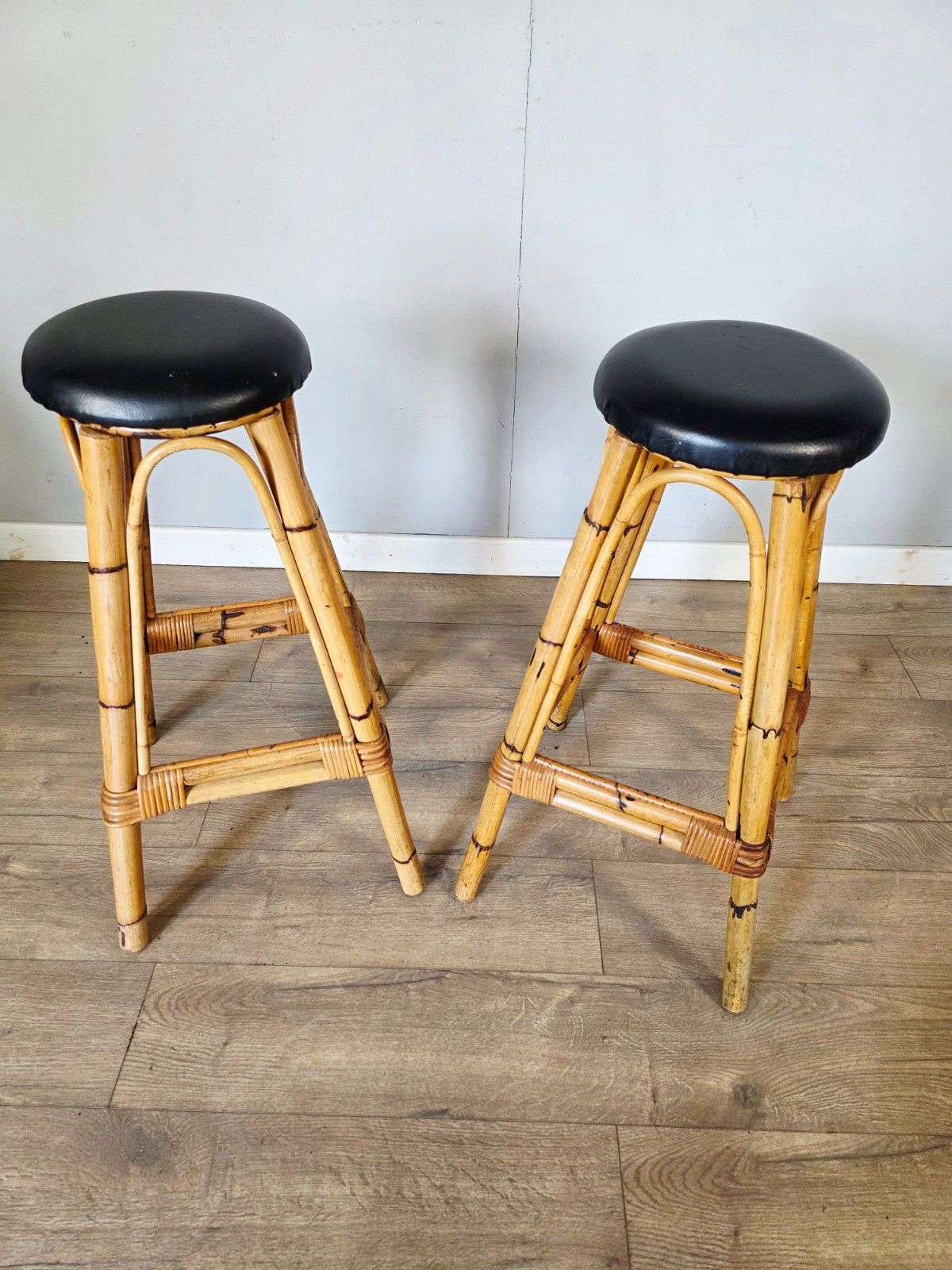 1970 Bamboo Tiki Bar With 2 Bar Stools photo vintage