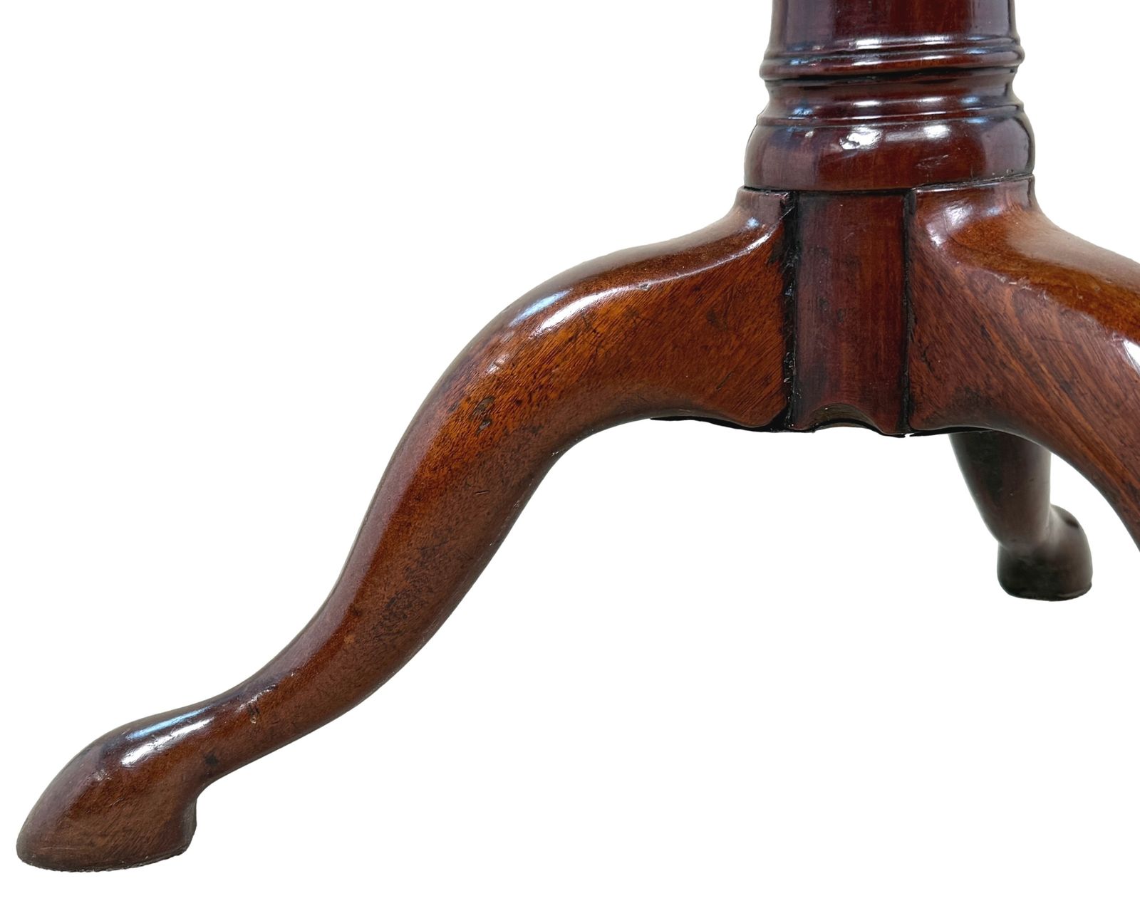 Furniture 18th Century Georgian Mahogany Tripod Table (England, Circa 1760) photo