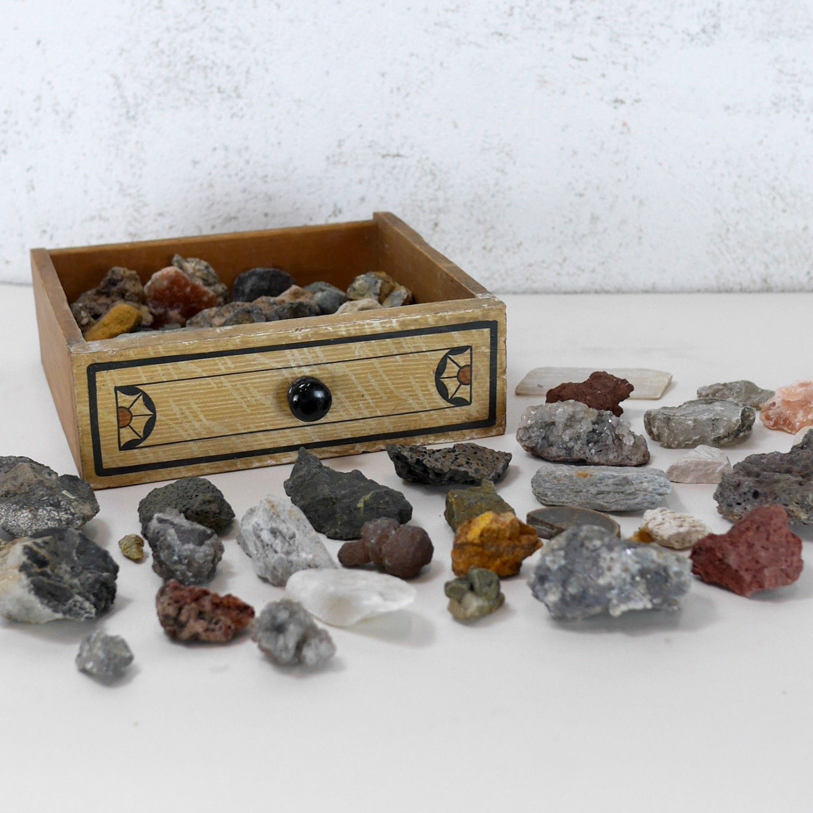 Vintage Collection Rocks Geodes Minerals Stones Crystals Wood Drawer #102946 photo furniture