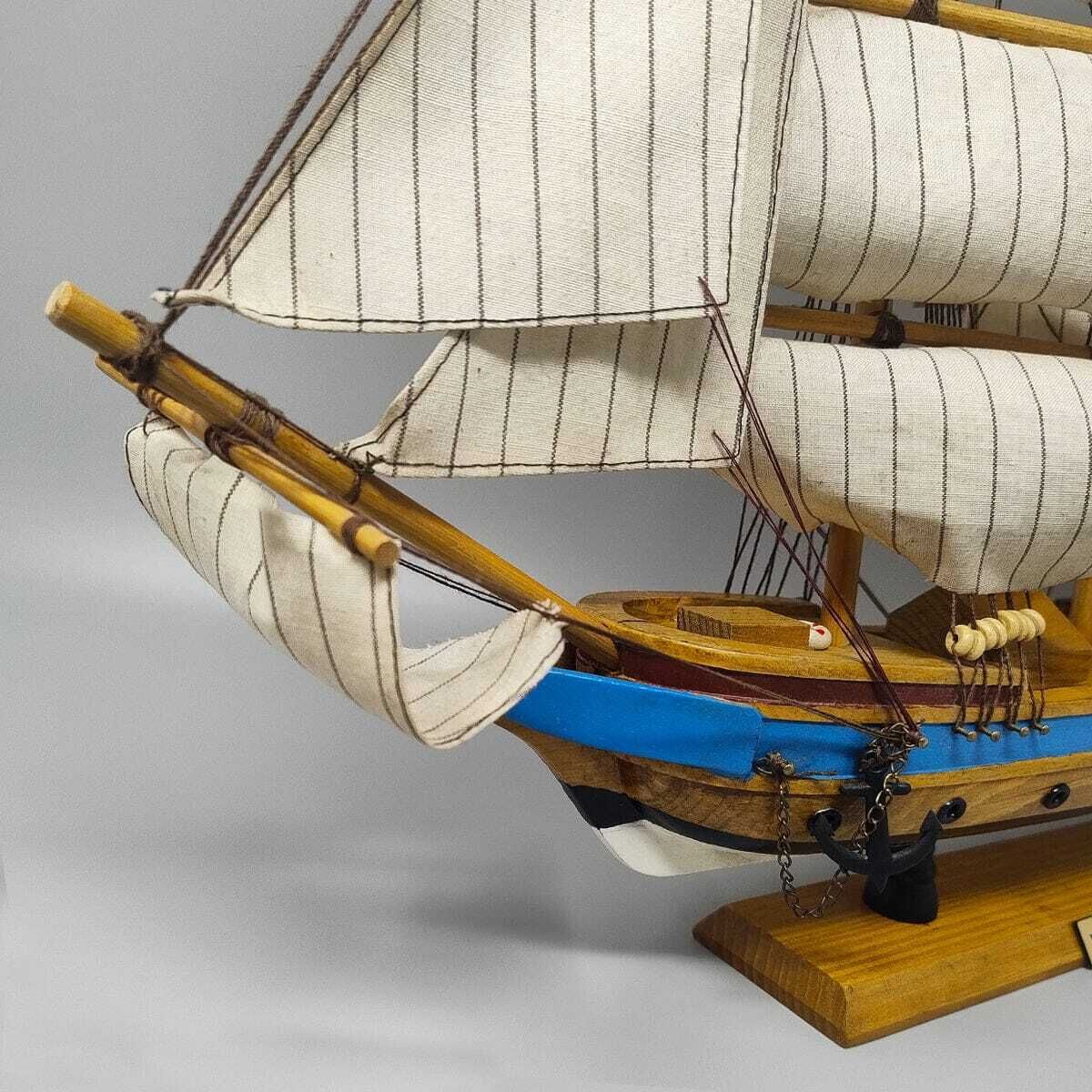 1970s Astonishing Hms Endeavour Model Ship. Handmade. Made In England photo vinterior