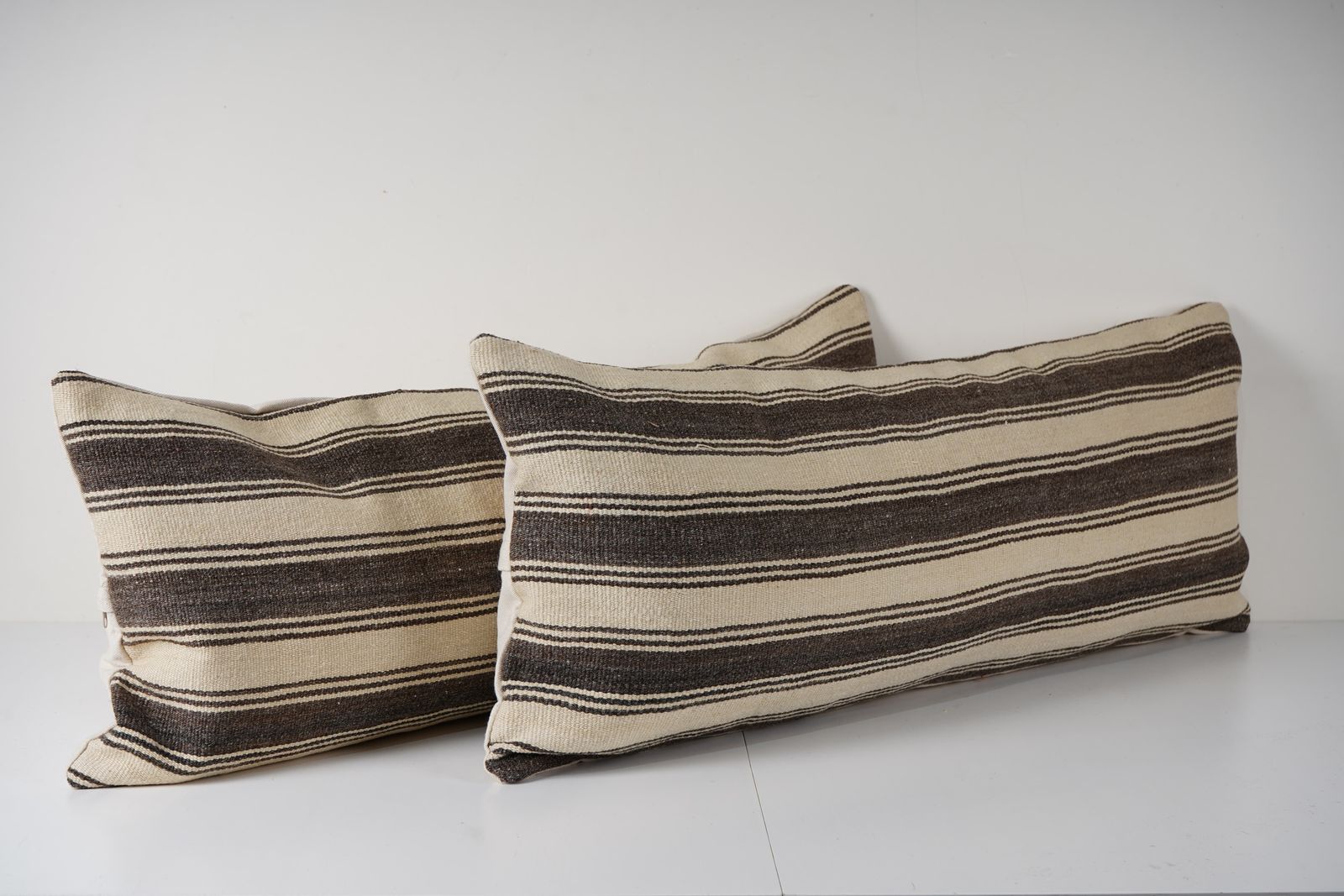 Ethnic Wool Turkish Lumbar Kilim Pillow Cover, Striped Geometric Patterned Anatolian Kilim Pillow, Bedding Kilim Pillow Cover photo for sale